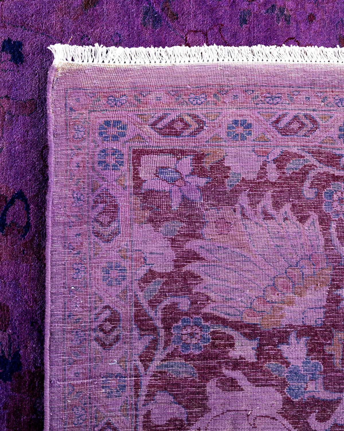 Contemporary Overdyed Hand Knotted Wool Pink Area Rug (21. Jahrhundert und zeitgenössisch) im Angebot