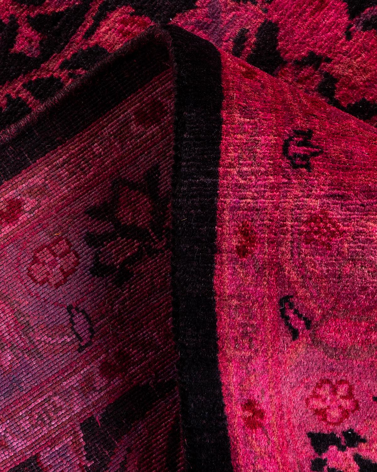 Laine Tapis Contemporary en laine surteinte nouée à la main rose en vente