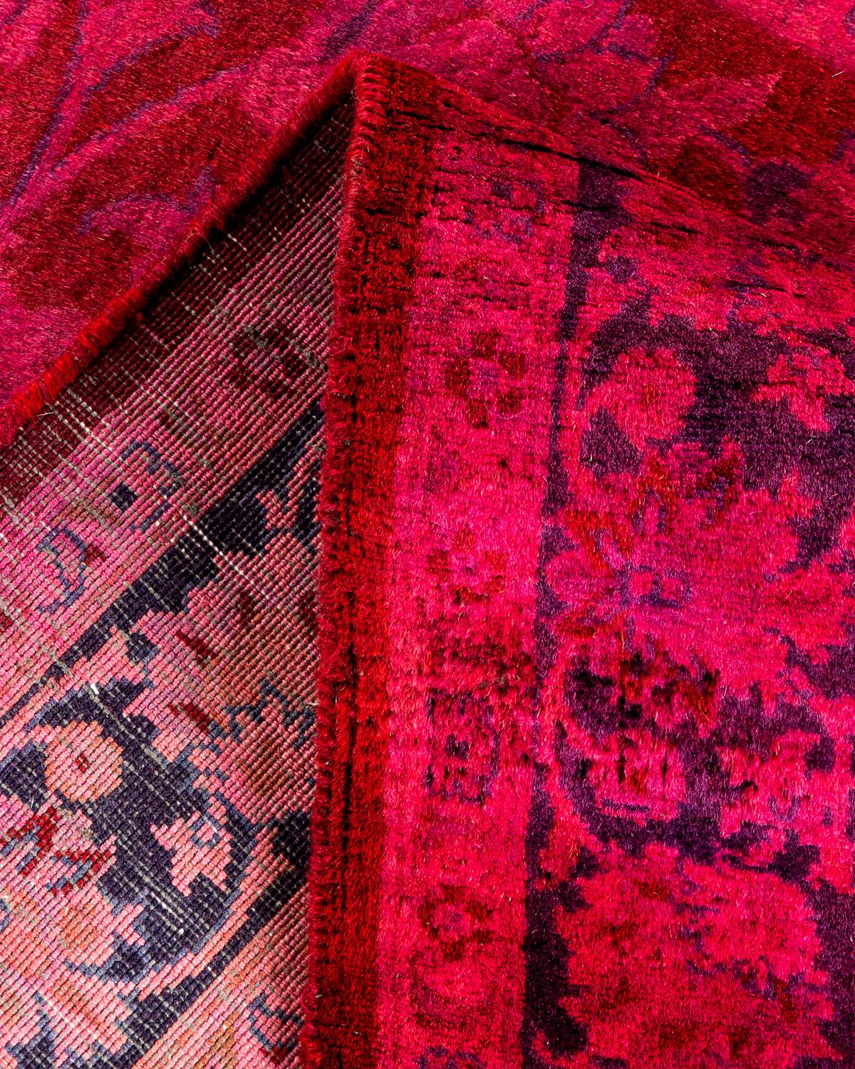 Laine Tapis Contemporary en laine surteinte nouée à la main rose en vente