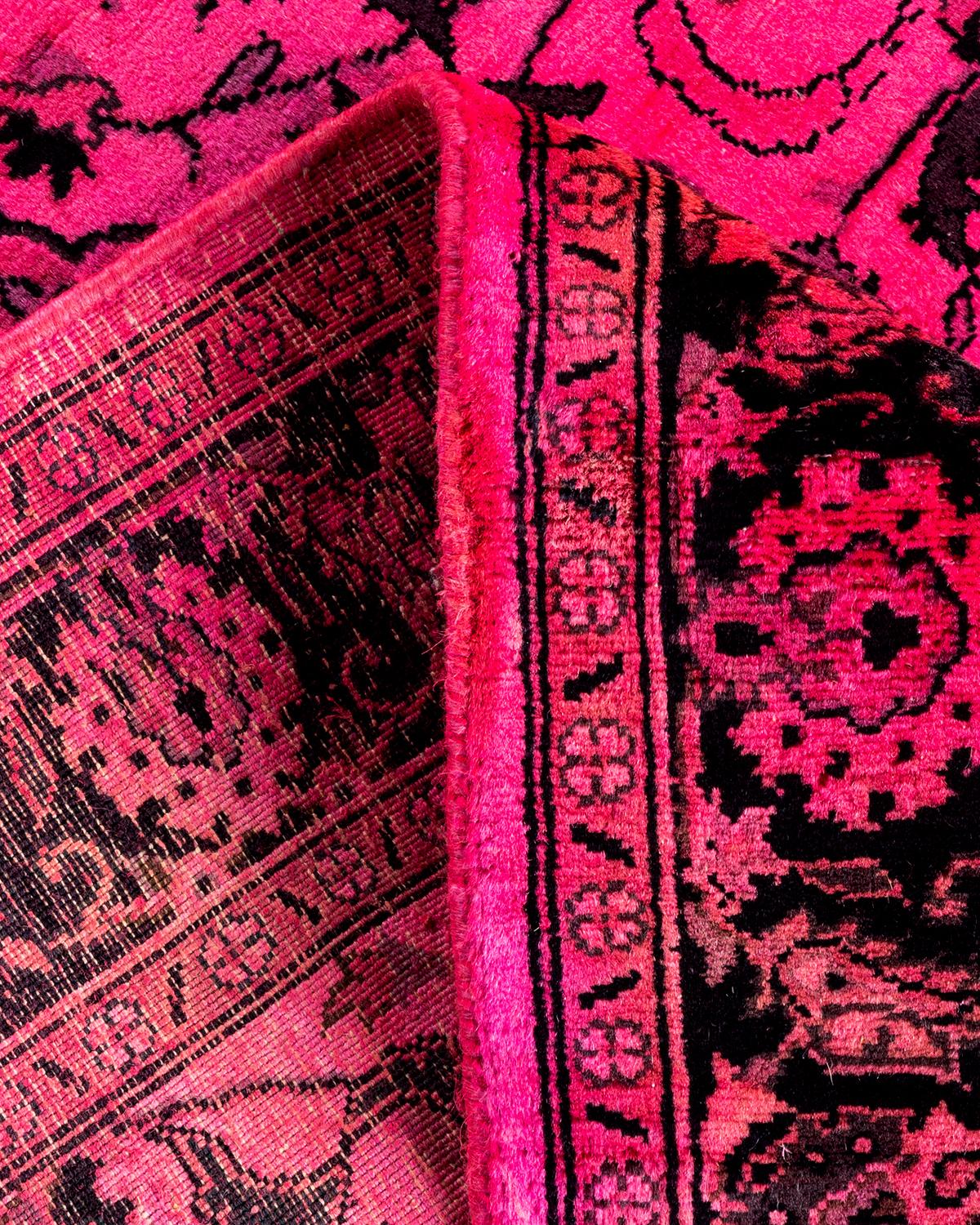 Laine Tapis Contemporary en laine surteinte nouée à la main rose en vente