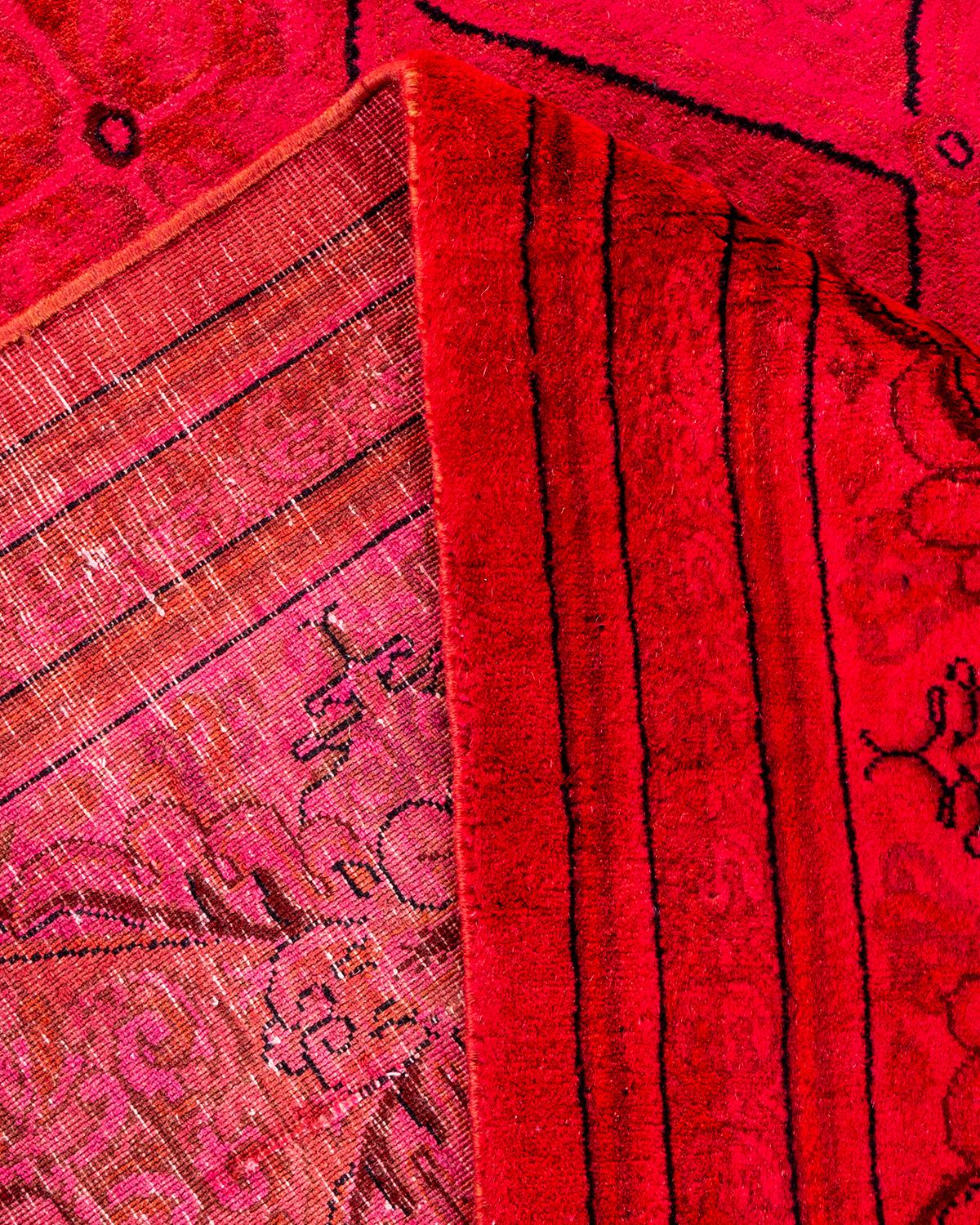 Laine Tapis Contemporary en laine surteinte nouée à la main rose en vente