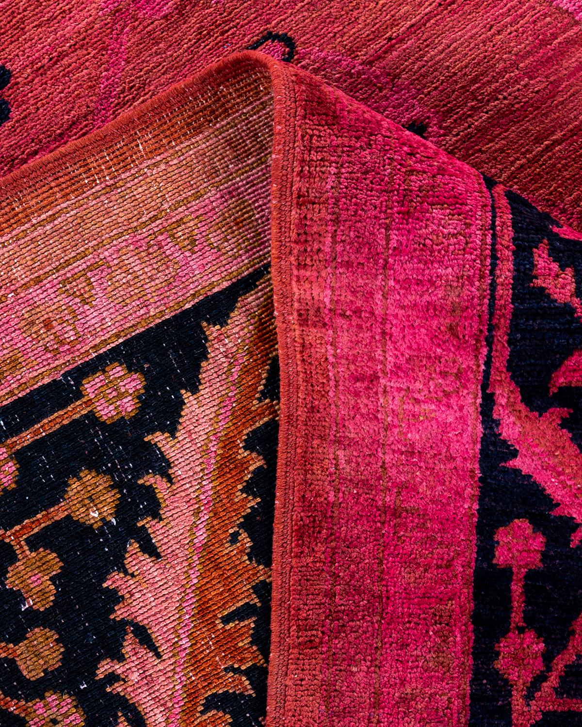 Laine Tapis Contemporary en laine surteinte nouée à la main rose en vente