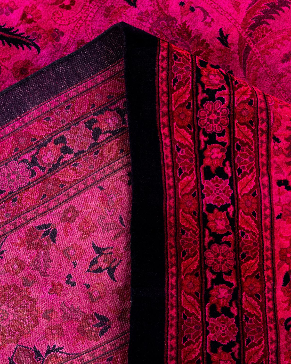 Laine Tapis Contemporary en laine surteinte nouée à la main rose en vente