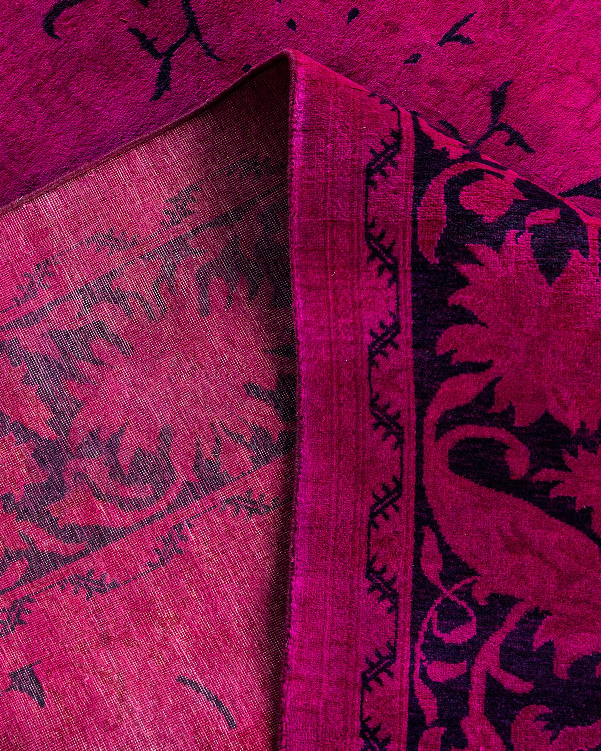 Laine Tapis Contemporary en laine surteinte nouée à la main rose en vente