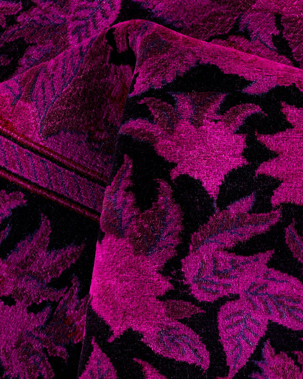 Tapis Contemporary en laine surteinte nouée à la main rose en vente 1