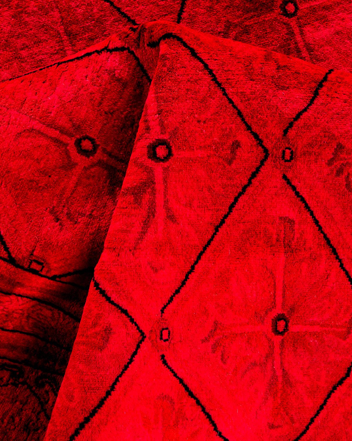 Tapis Contemporary en laine surteinte nouée à la main rose en vente 1