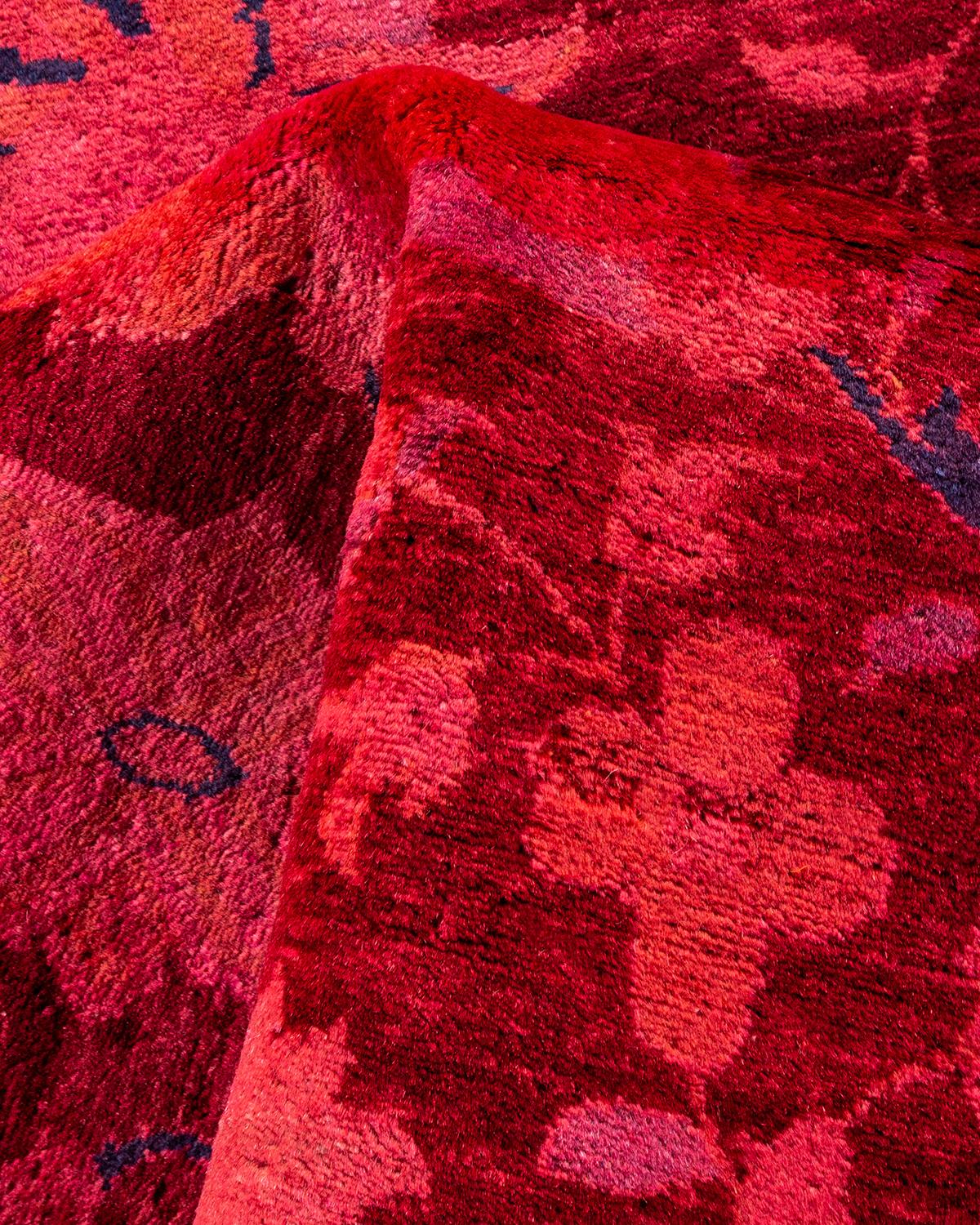 Contemporary Overdyed Hand Knotted Wool Pink Area Rug im Angebot 1