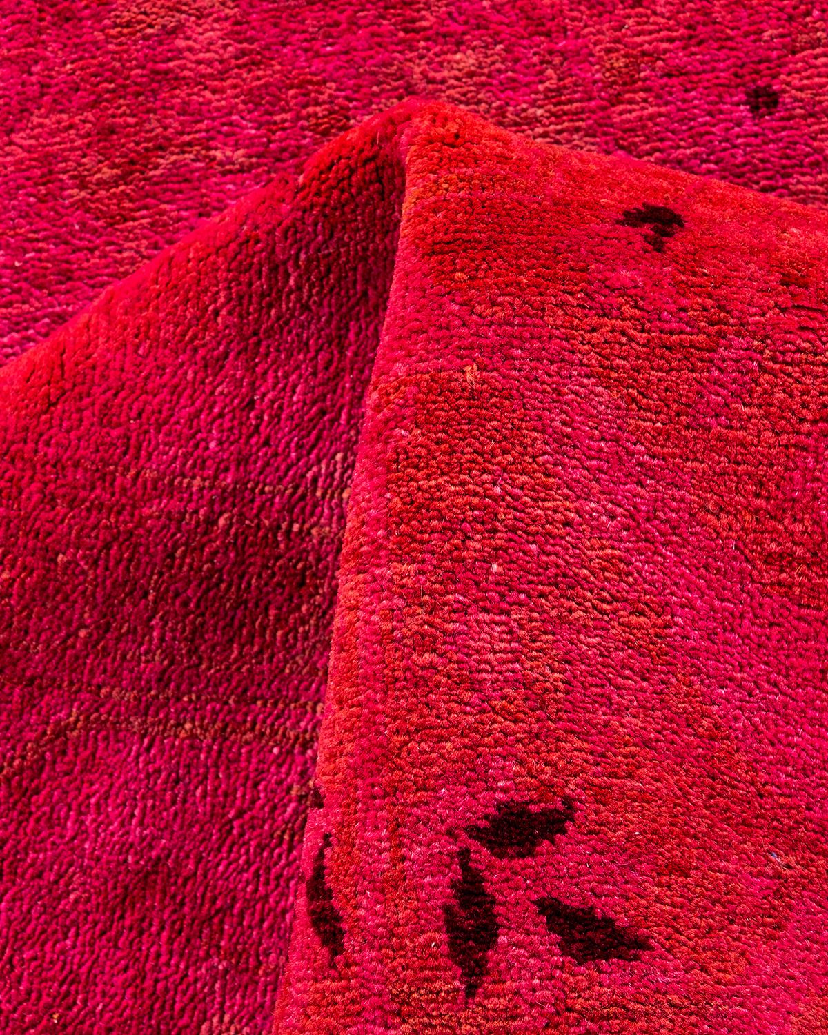 Contemporary Overdyed Hand Knotted Wool Pink Area Rugs (Tappeto rosa in lana) in vendita 1
