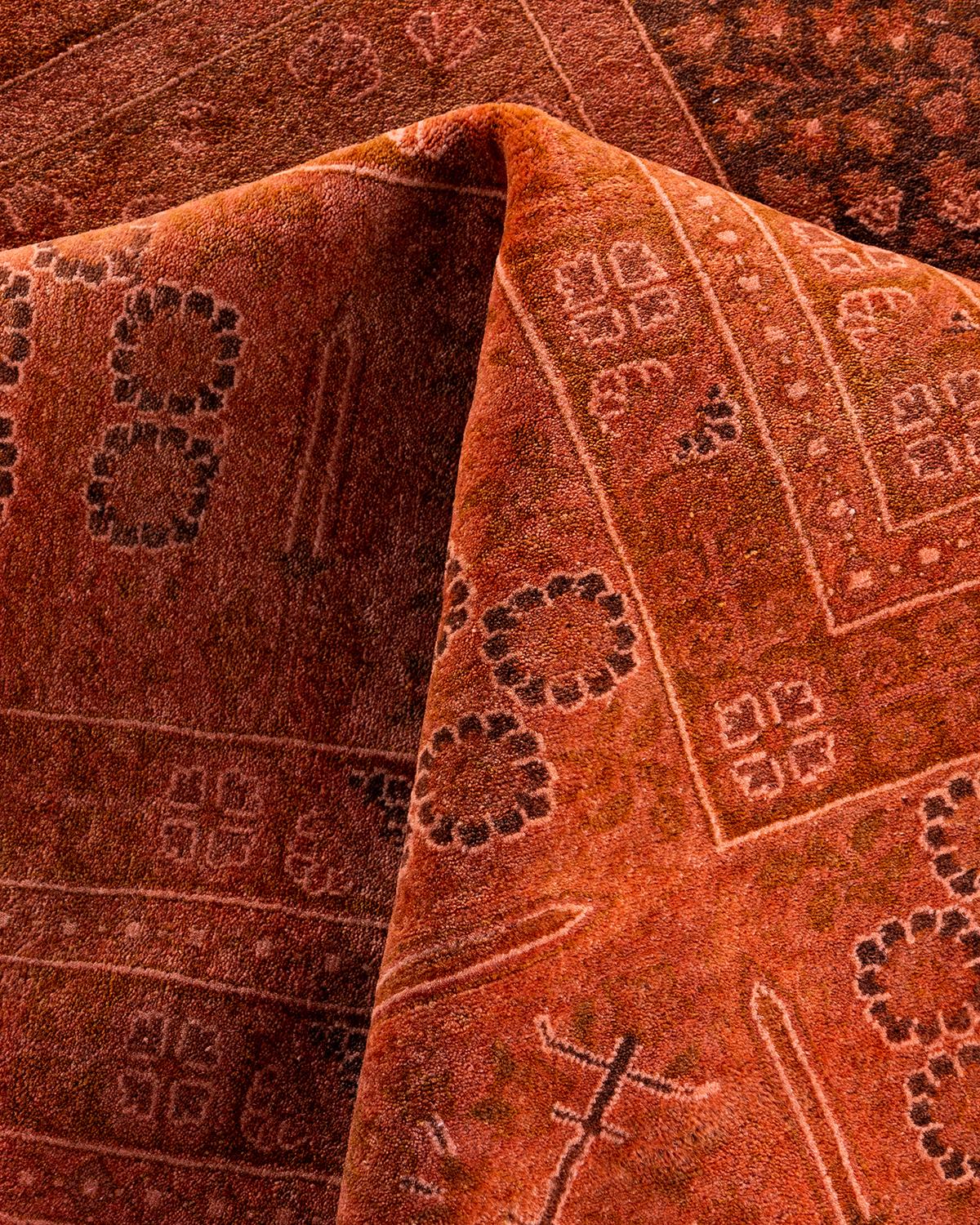 Tapis Contemporary en laine surteinte nouée à la main rose en vente 1