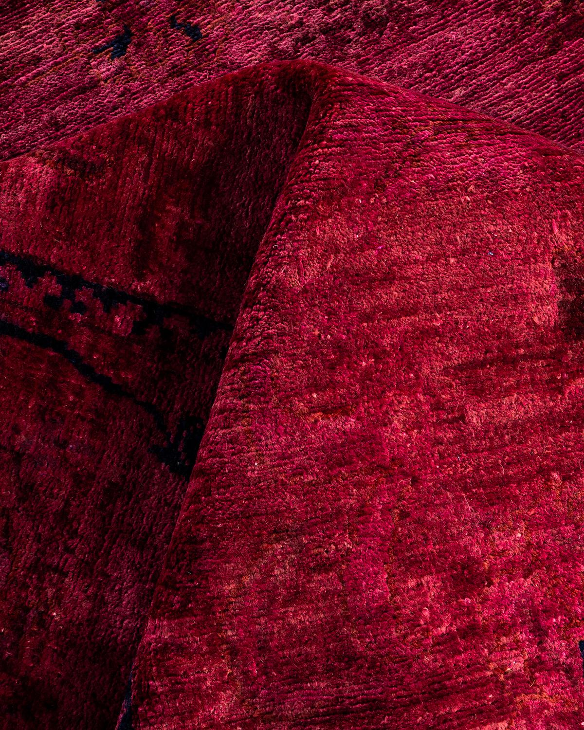 Tapis Contemporary en laine surteinte nouée à la main rose en vente 1
