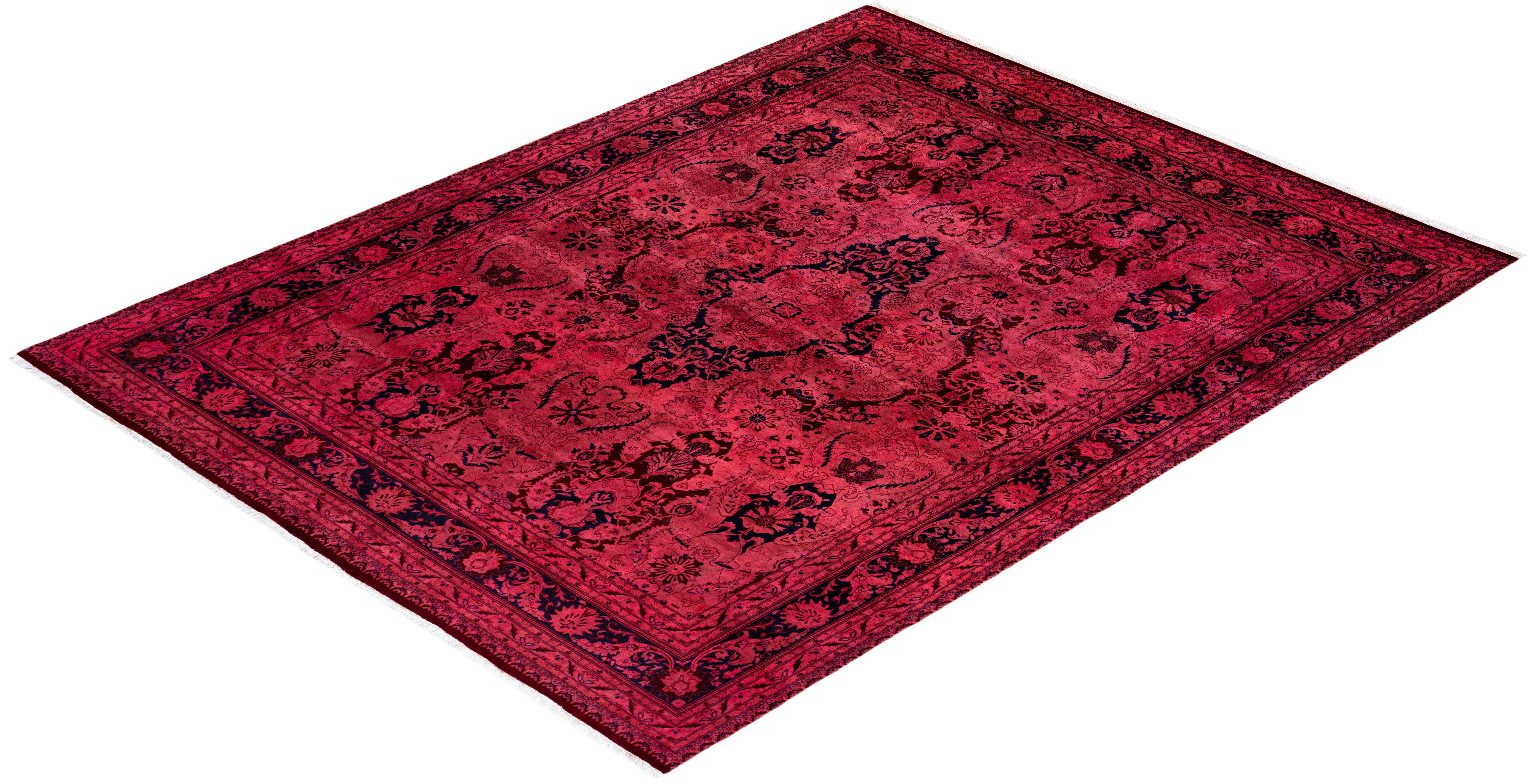 Tapis Contemporary en laine surteinte nouée à la main rose en vente 2