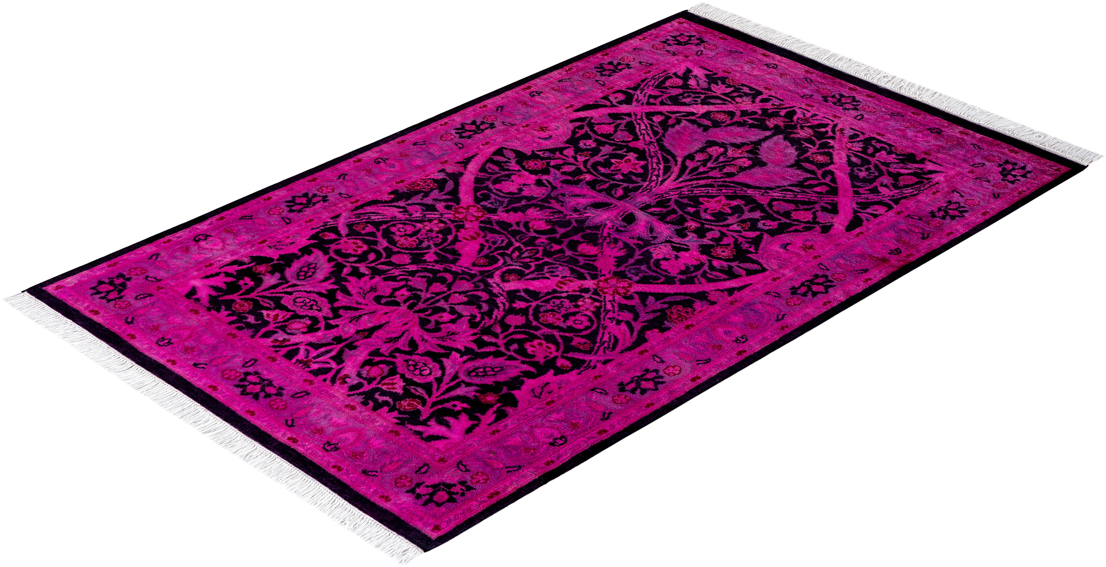 Tapis Contemporary en laine surteinte nouée à la main rose en vente 2