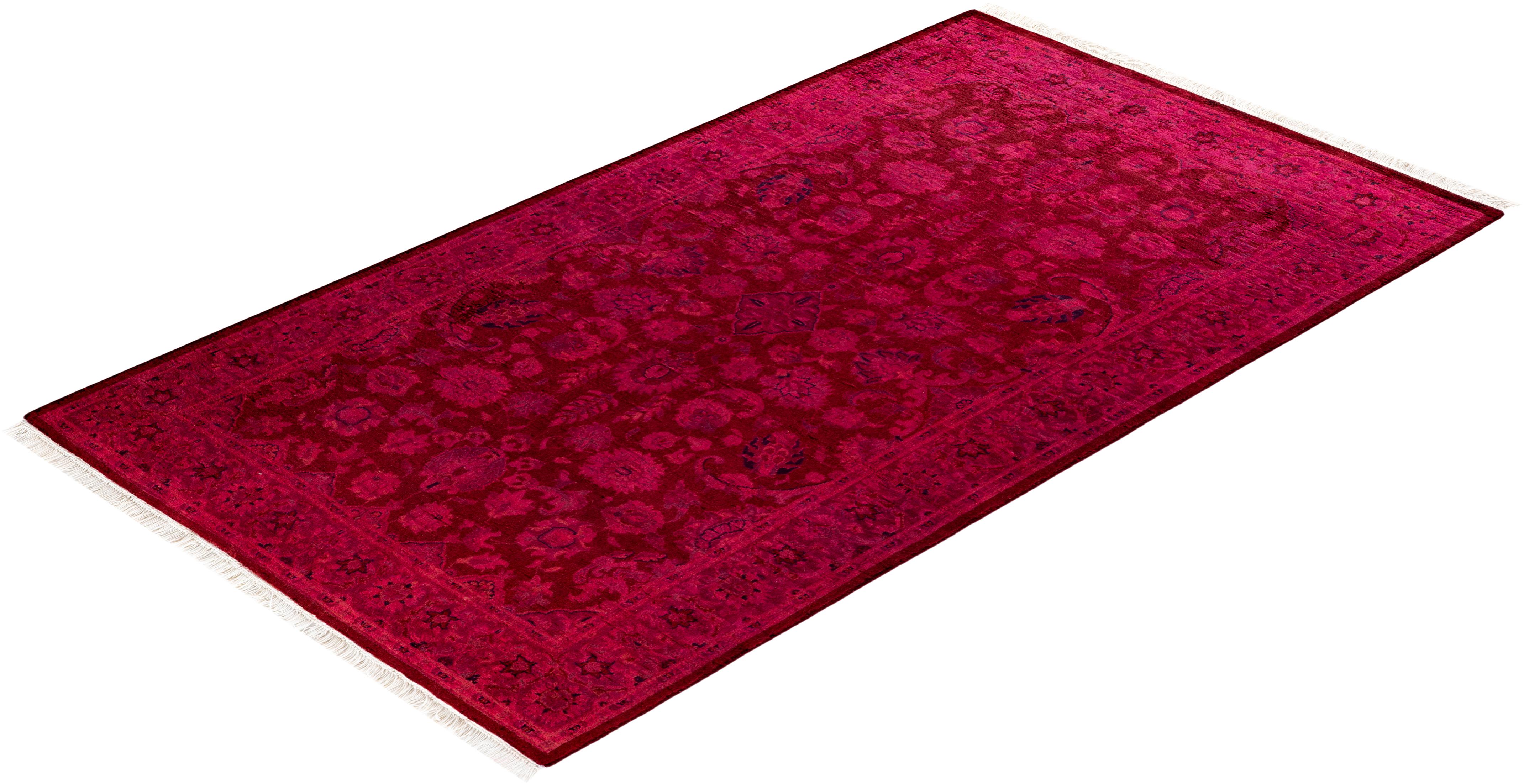 Contemporary Overdyed Hand Knotted Wool Pink Area Rugs (Tappeto rosa in lana) in vendita 2