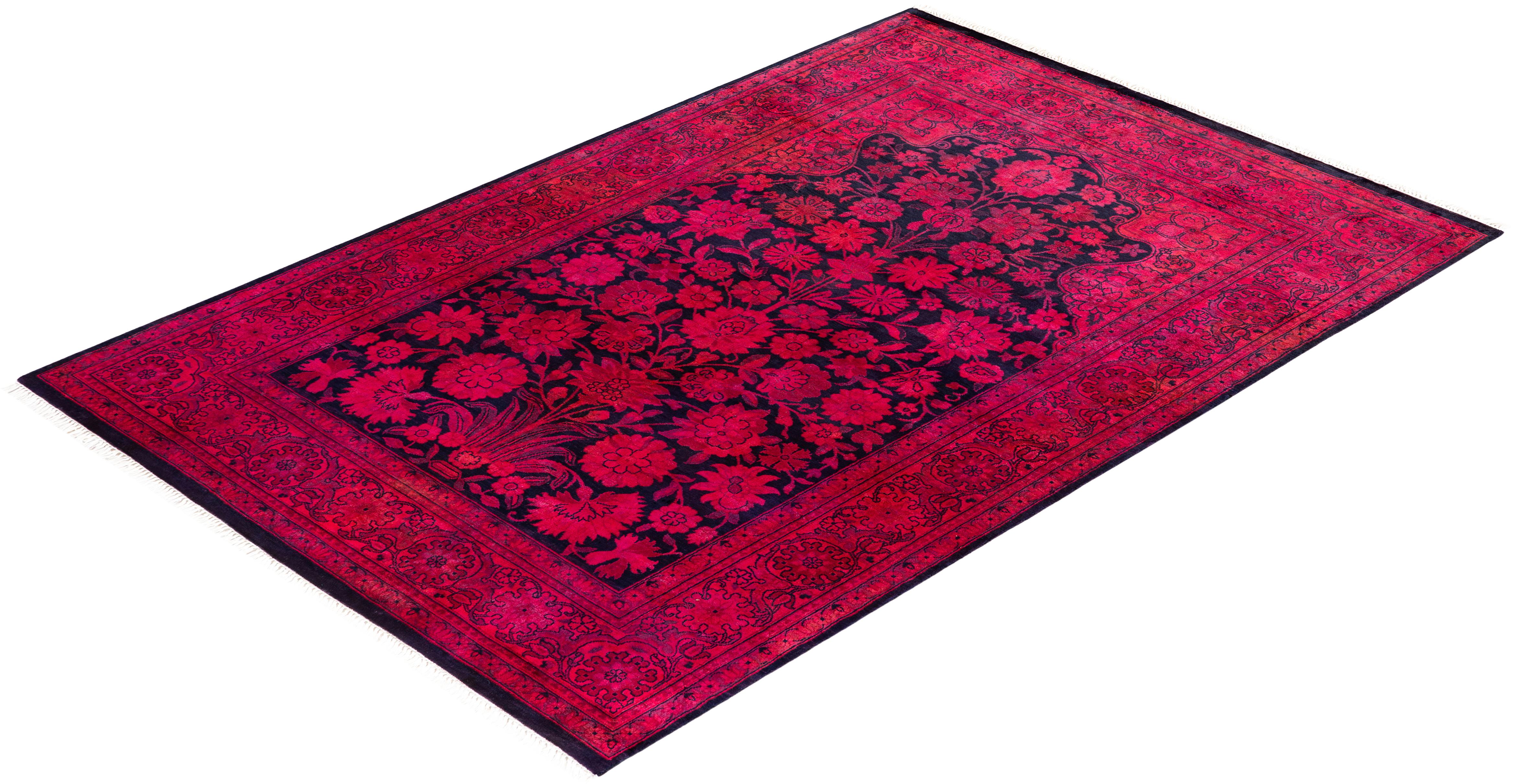 Tapis Contemporary en laine surteinte nouée à la main rose en vente 2