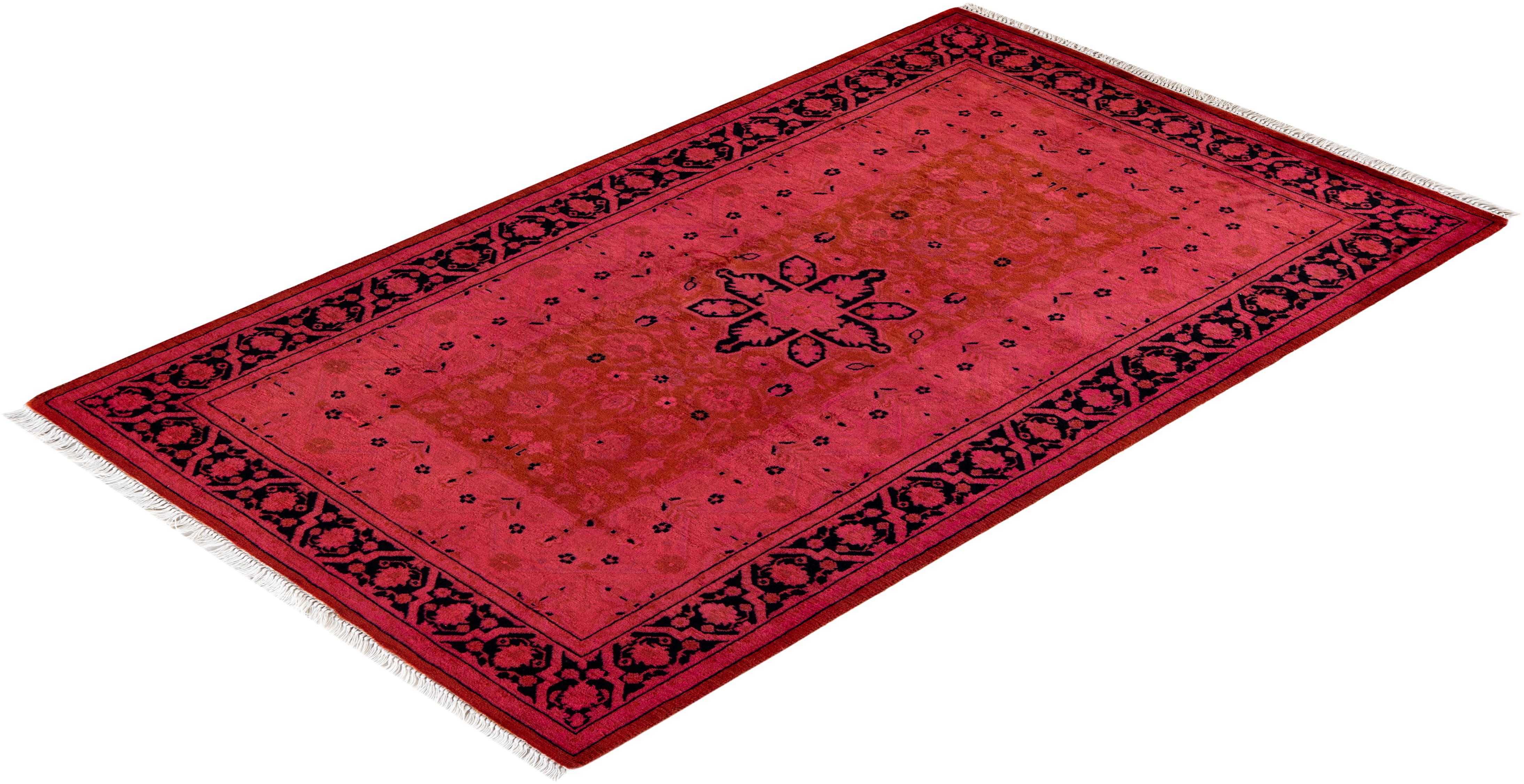 Tapis Contemporary en laine surteinte nouée à la main rose en vente 2