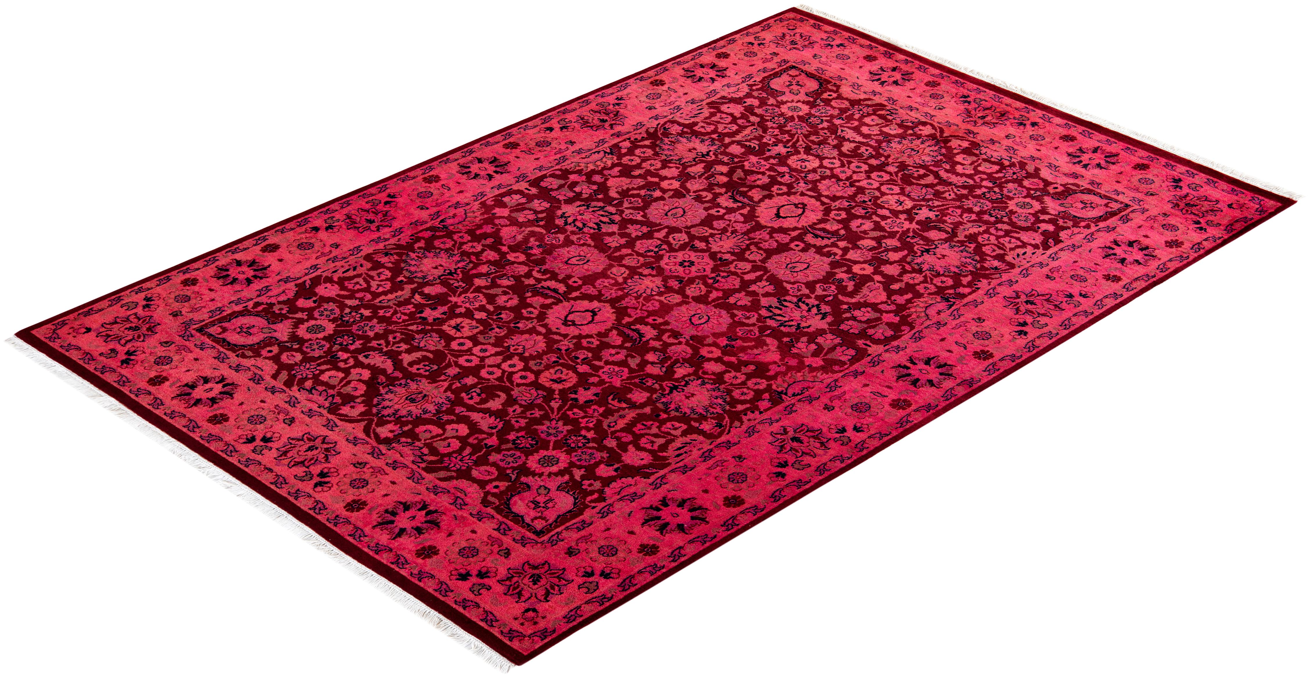Tapis Contemporary en laine surteinte nouée à la main rose en vente 2