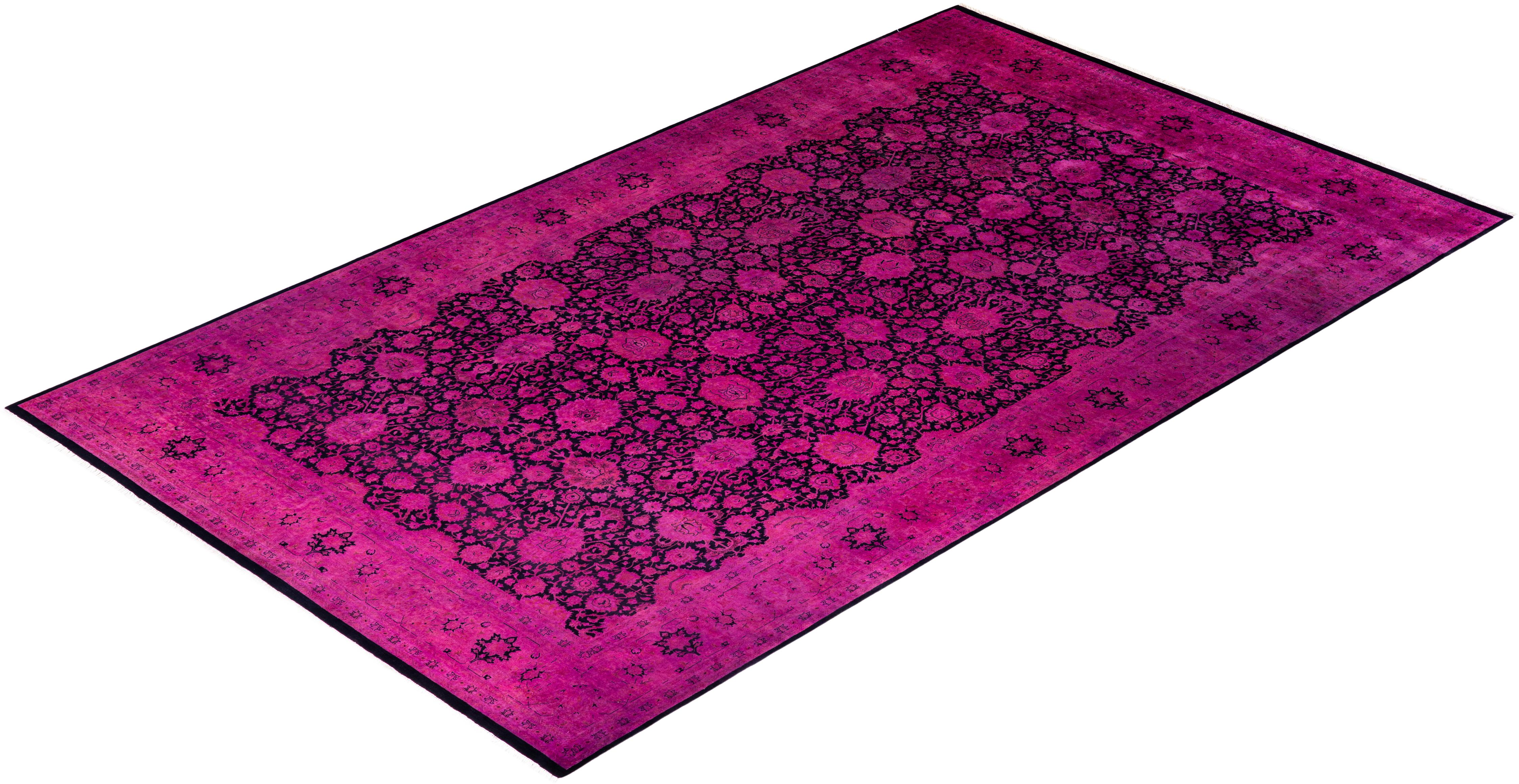 Tapis Contemporary en laine surteinte nouée à la main rose en vente 2
