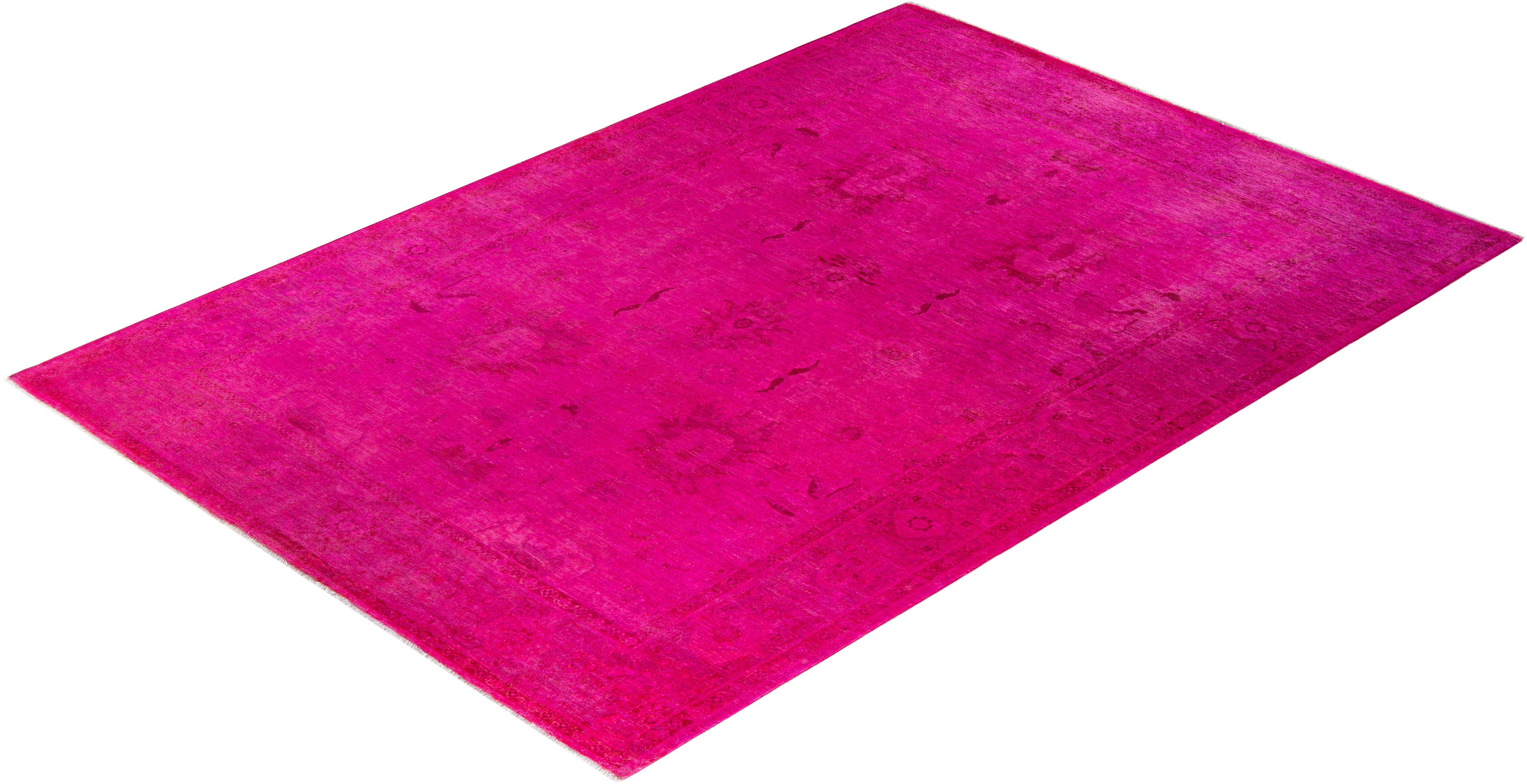 Tapis Contemporary en laine surteinte nouée à la main rose en vente 2
