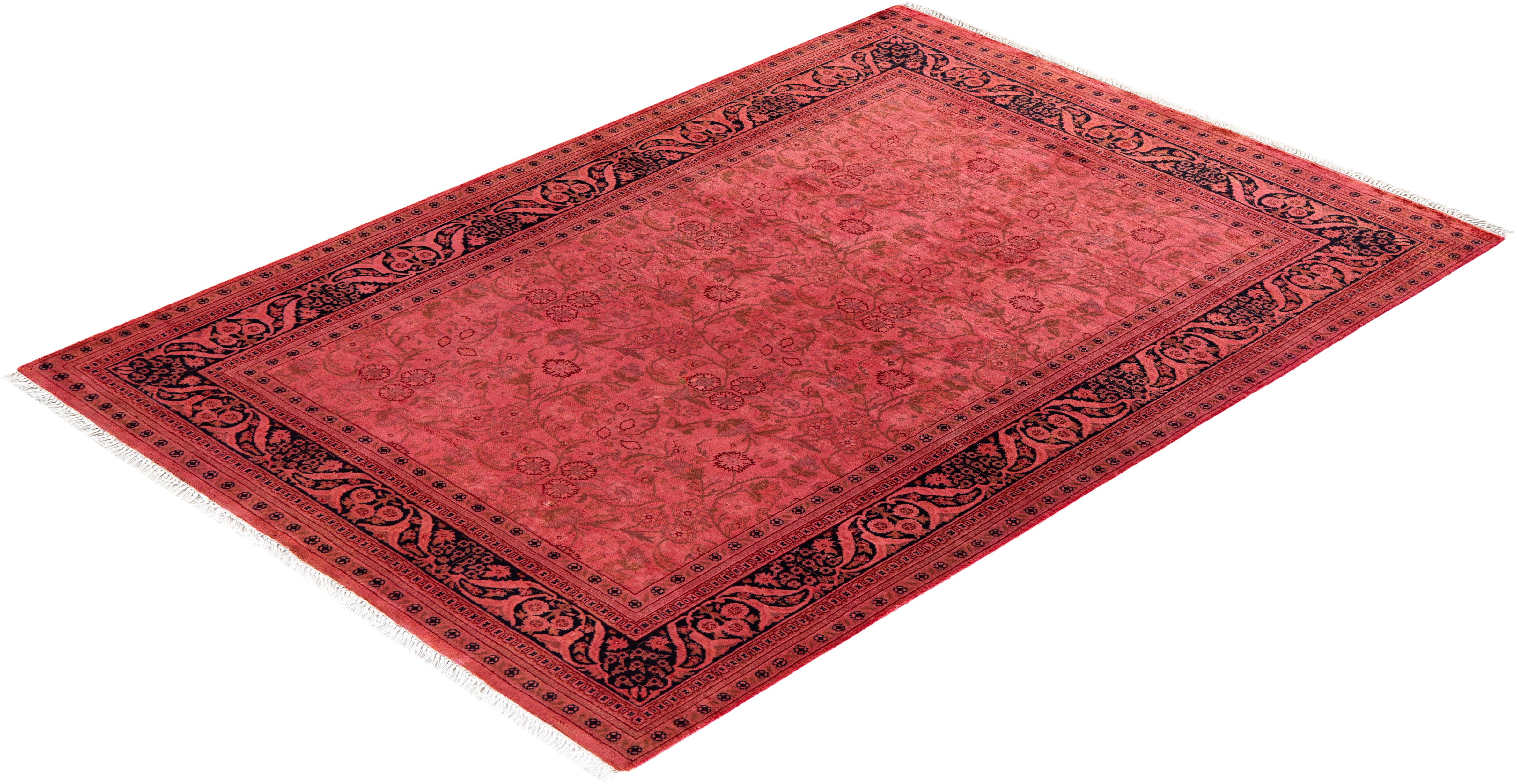 Tapis Contemporary en laine surteinte nouée à la main rose en vente 2