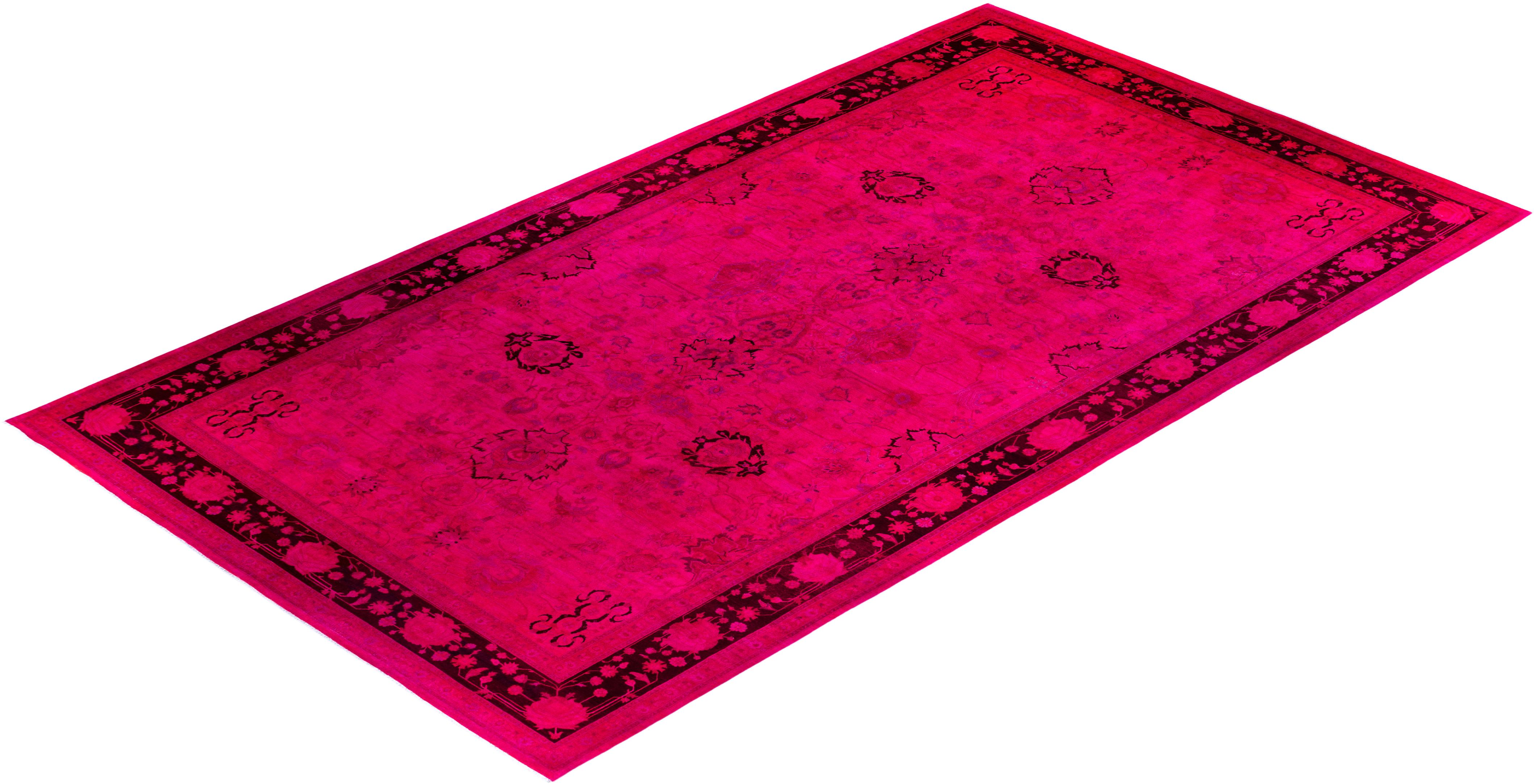Alfombra de lana teñida a mano contemporánea rosa en venta 2
