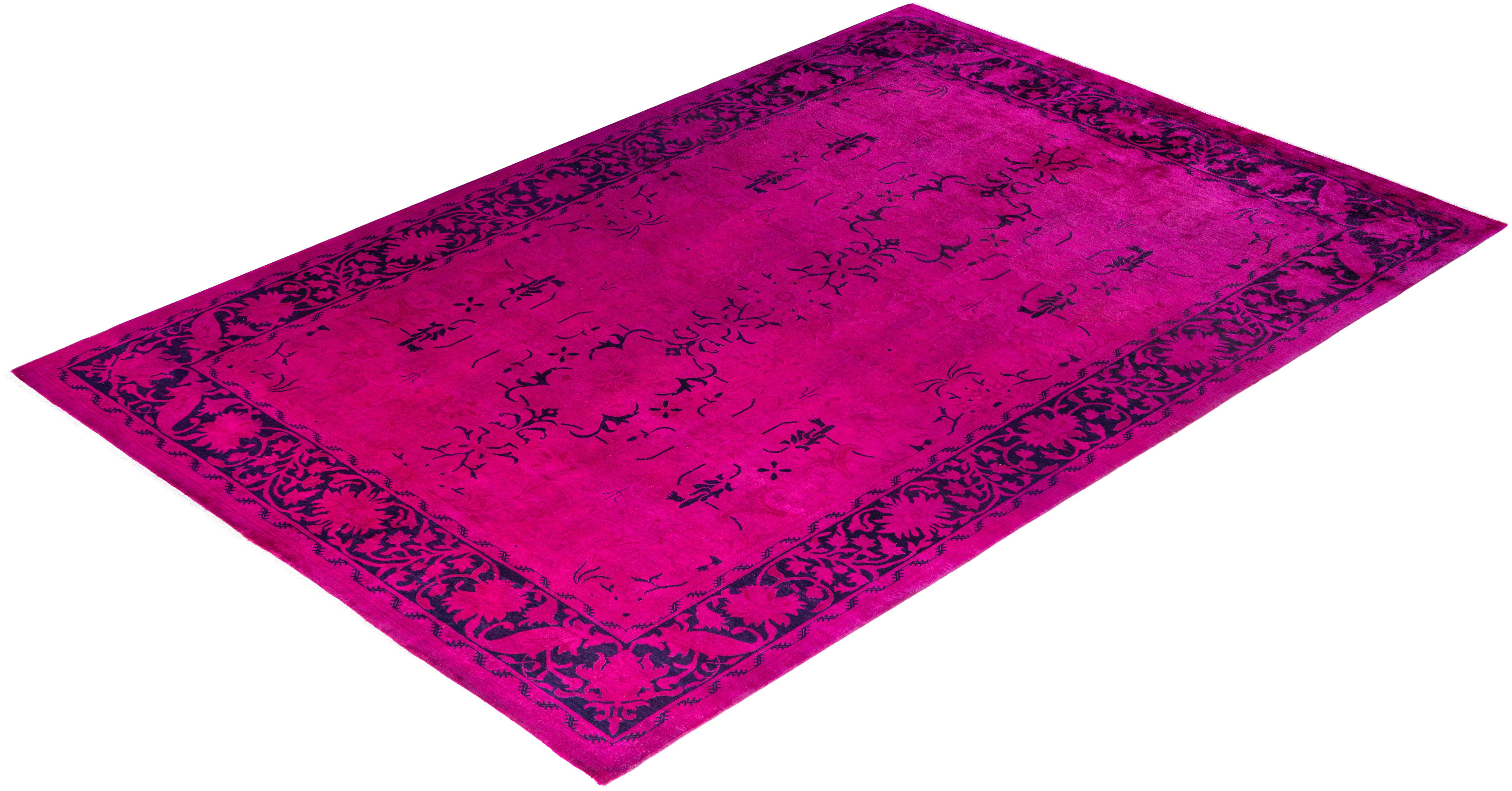 Tapis Contemporary en laine surteinte nouée à la main rose en vente 2