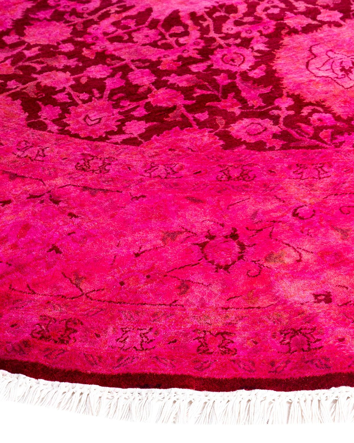 I tappeti Vibrance rappresentano il classico con un tocco di classe: motivi tradizionali sovratinti con colori brillanti. Ogni tappeto annodato a mano viene lavato con una tintura botanica 100% naturale che rivela le sfumature nascoste degli am