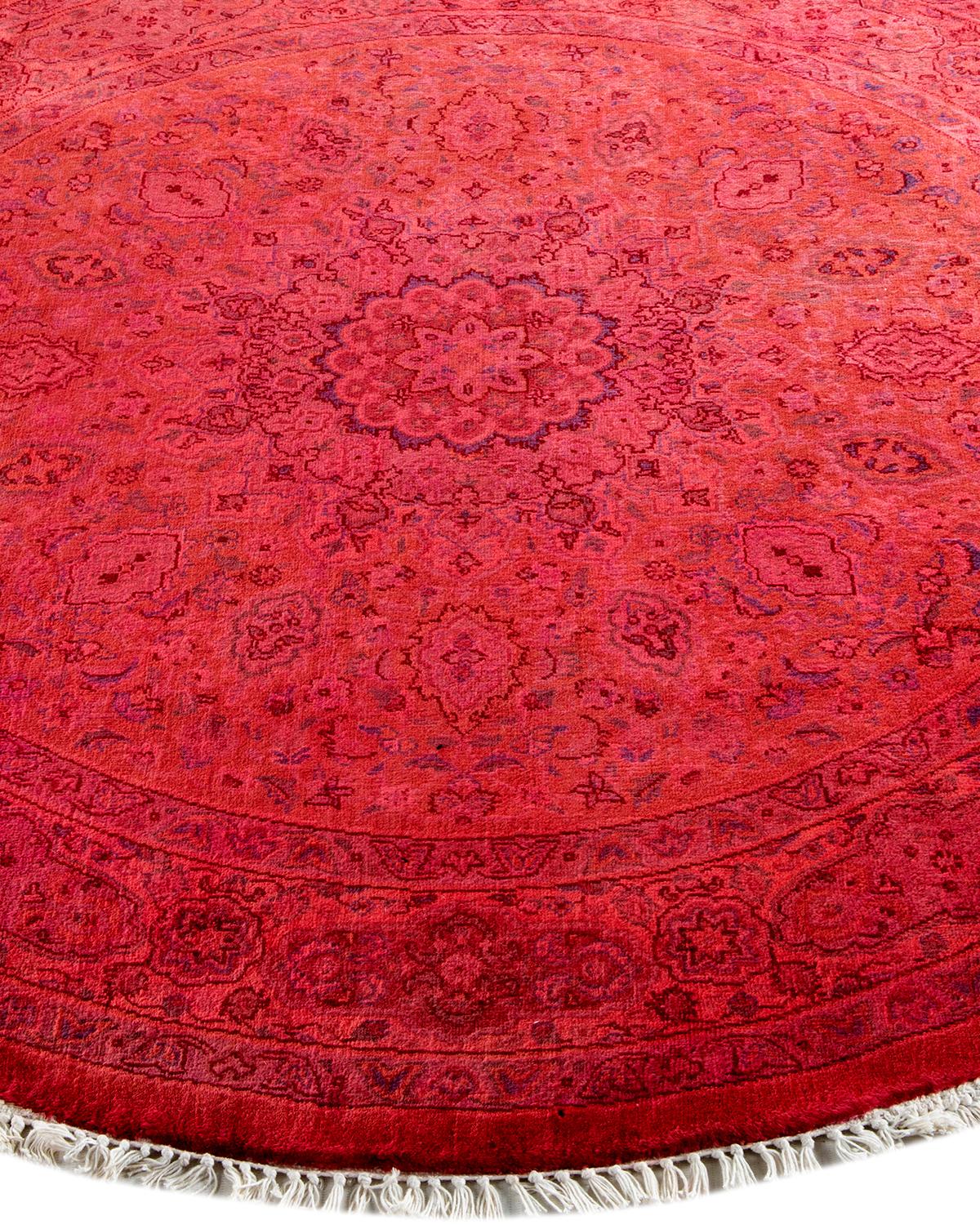 Contemporary Overdyed Hand Knotted Wool Pink Round Area Rug In New Condition For Sale In Norwalk, CT