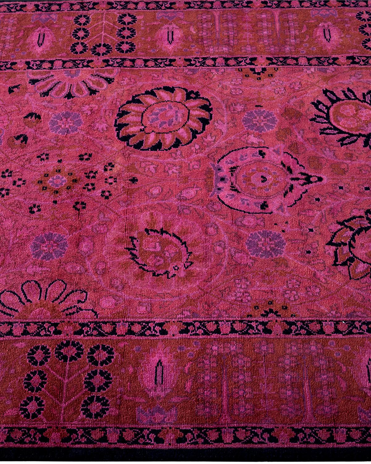 Chemin de table contemporain en laine surteinte nouée à la main, de couleur rose Neuf - En vente à Norwalk, CT