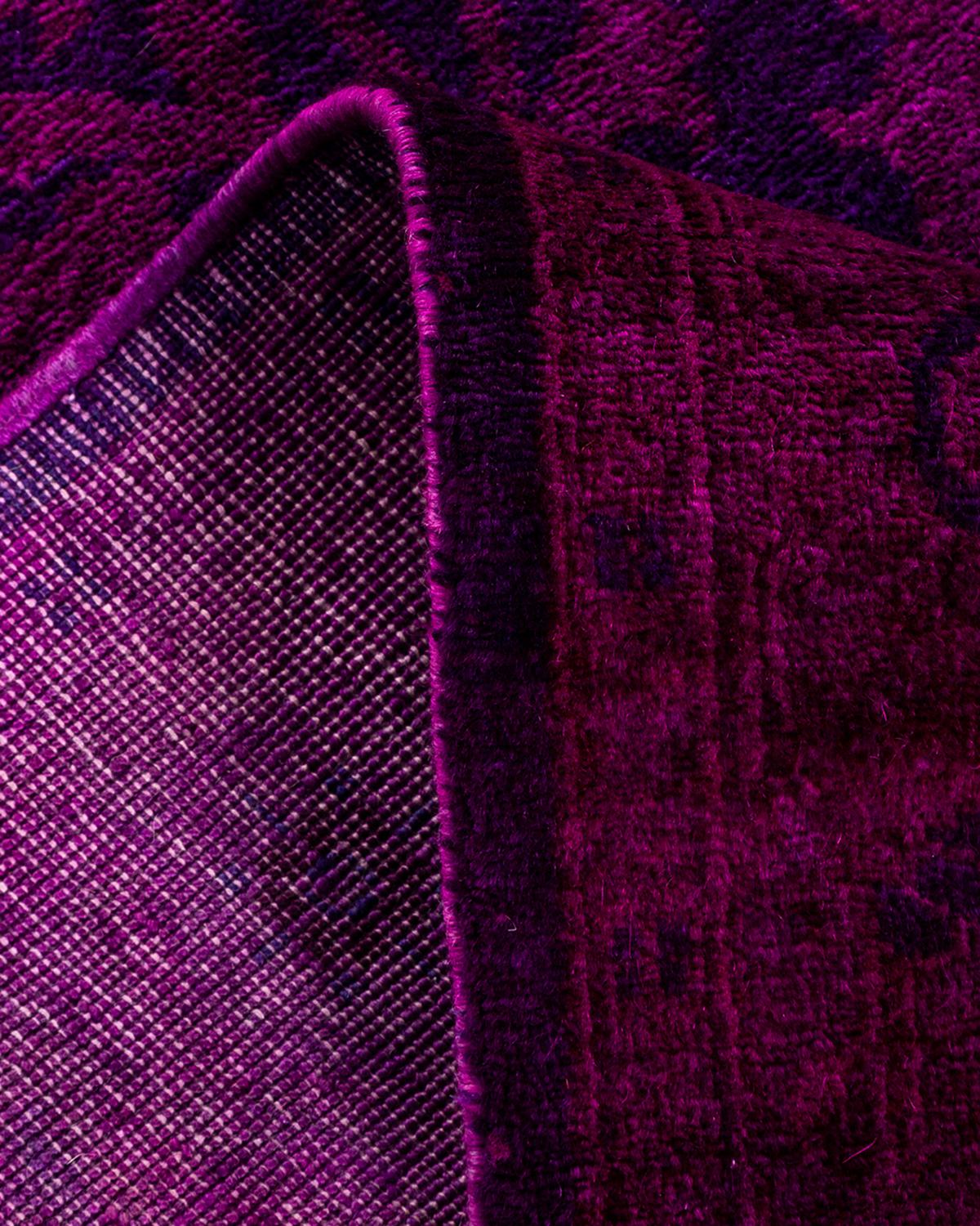 Laine Chemin de table contemporain en laine surteinte nouée à la main, de couleur rose en vente
