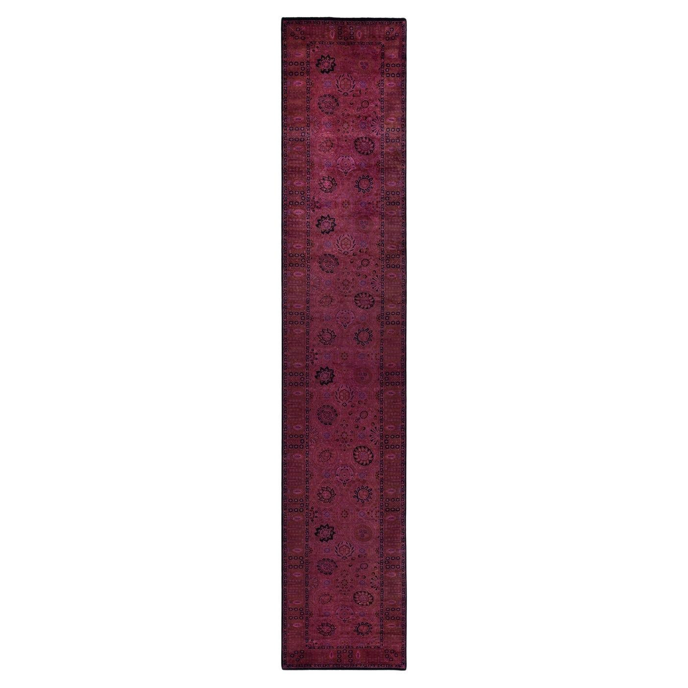 Chemin de table contemporain en laine surteinte nouée à la main, de couleur rose