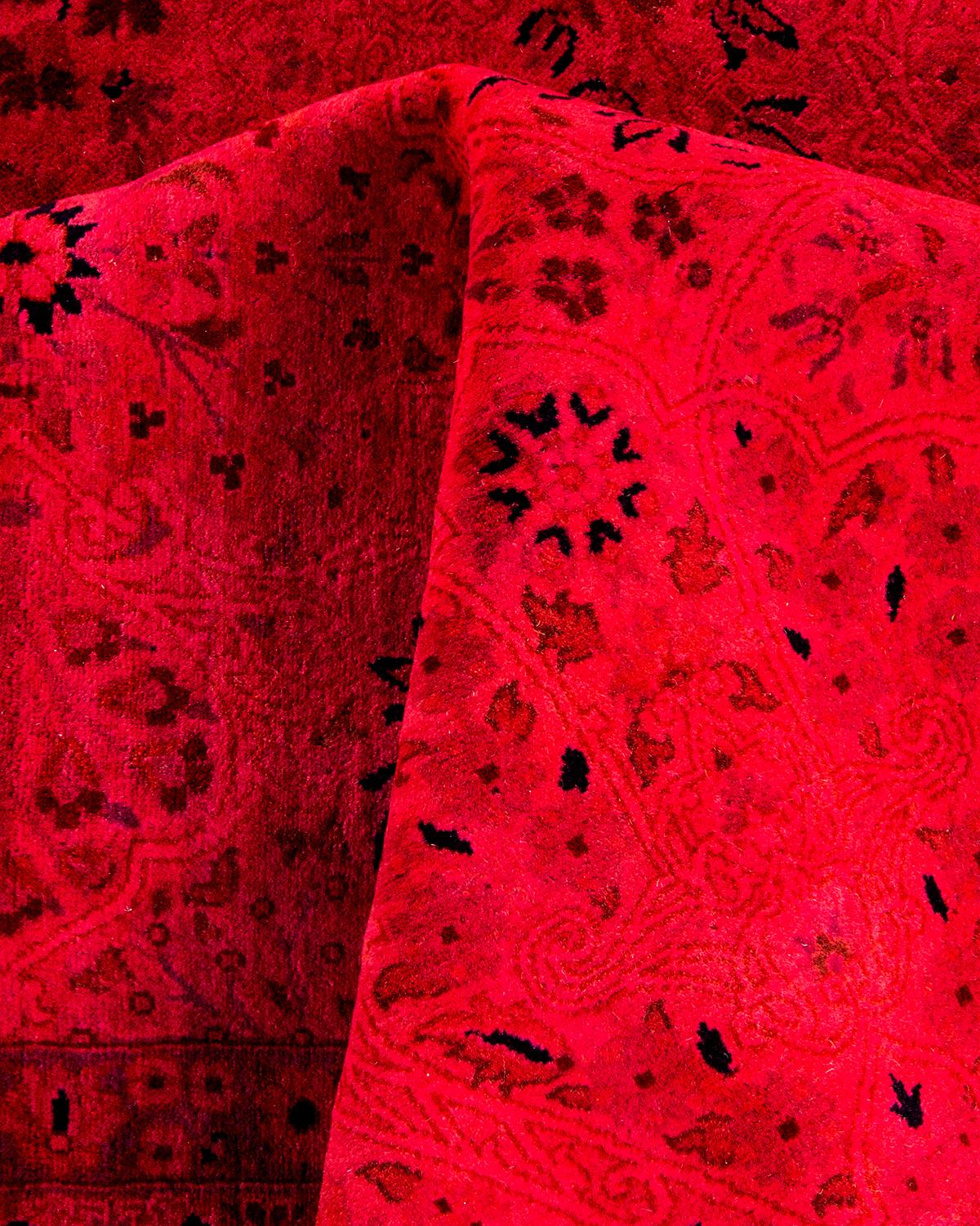Alfombra Cuadrada Contemporánea de Lana Sobreteñida y Anudada a Mano Rosa en venta 2