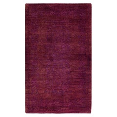 Contemporary Overdyed Hand Knotted Wool Purple Area Rug 3' 2" x 5' 3" (Tapis de sol surdimensionné en laine violette)