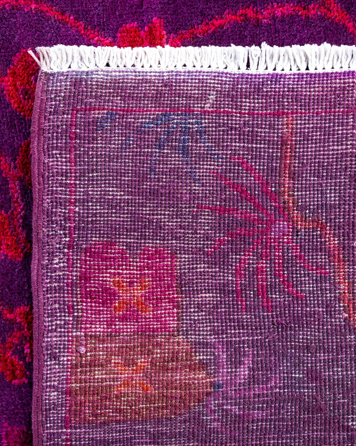 Alfombra contemporánea de lana teñida a mano de color púrpura 5' 3