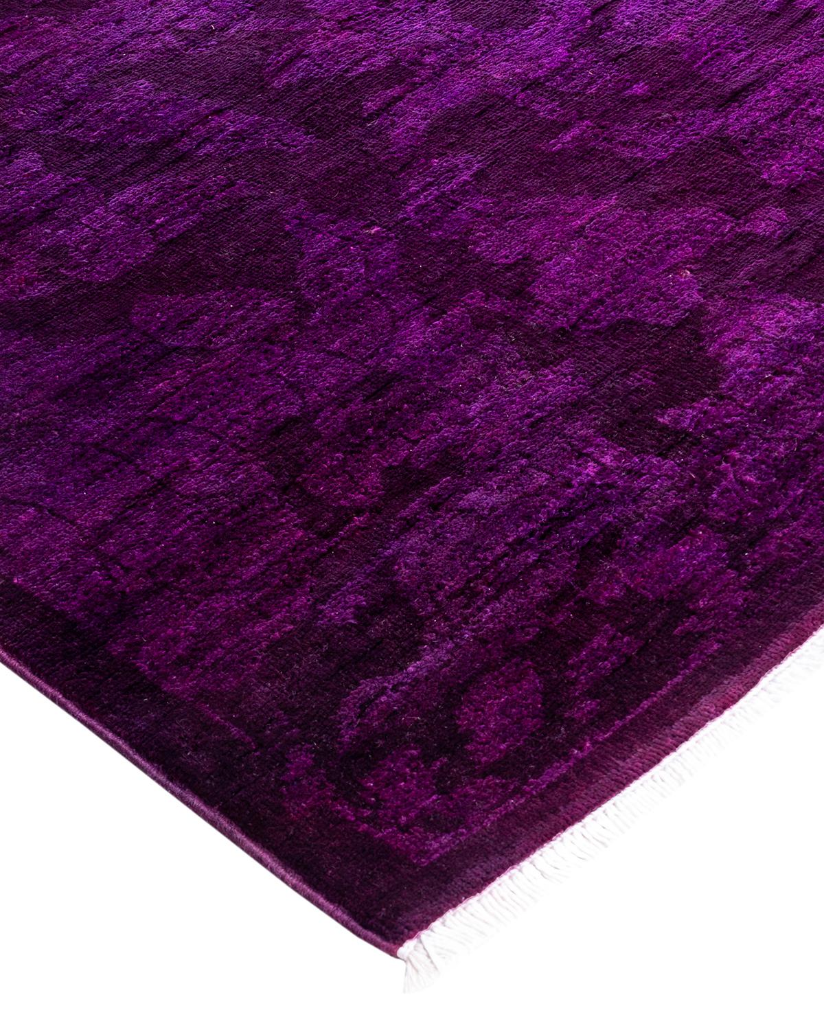 Vibrance-Teppiche sind der Inbegriff von Klassik mit Pfiff: traditionelle Muster in leuchtenden Farben gefärbt. Jeder handgeknüpfte Teppich wird mit einem 100 % natürlichen botanischen Farbstoff gewaschen, der verborgene Nuancen in den Mustern