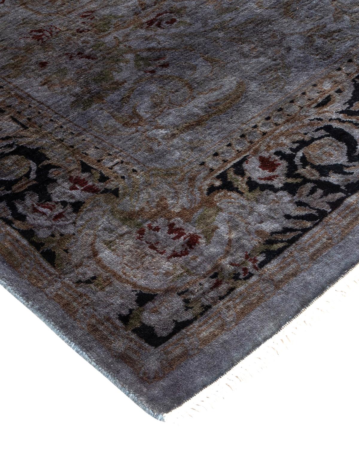 I tappeti Vibrance rappresentano il classico con un tocco di classe: motivi tradizionali sovratinti con colori brillanti. Ogni tappeto annodato a mano viene lavato con una tintura botanica naturale al 100% che rivela le sfumature nascoste nei