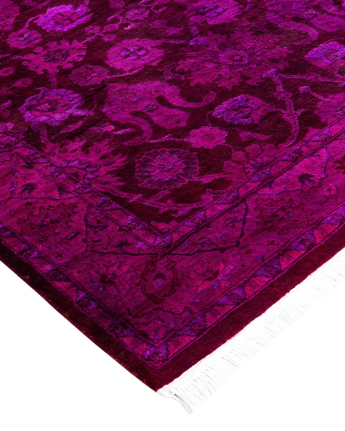 Vibrance-Teppiche sind der Inbegriff von Klassik mit Pfiff: traditionelle Muster in leuchtenden Farben gefärbt. Jeder handgeknüpfte Teppich wird mit einem 100 % natürlichen botanischen Farbstoff gewaschen, der verborgene Nuancen in den Mustern