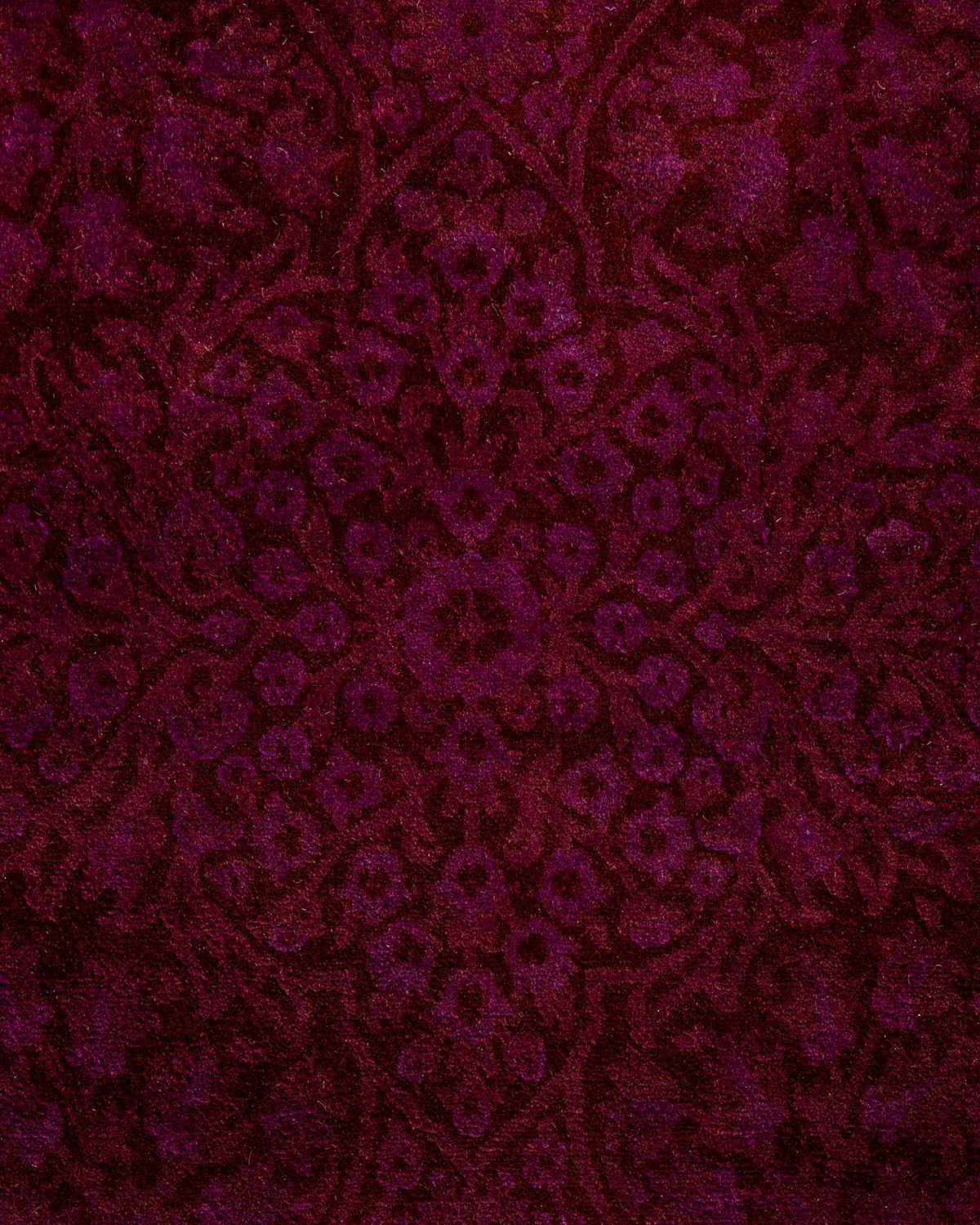 Alfombra de lana teñida a mano contemporánea violeta Pakistaní en venta