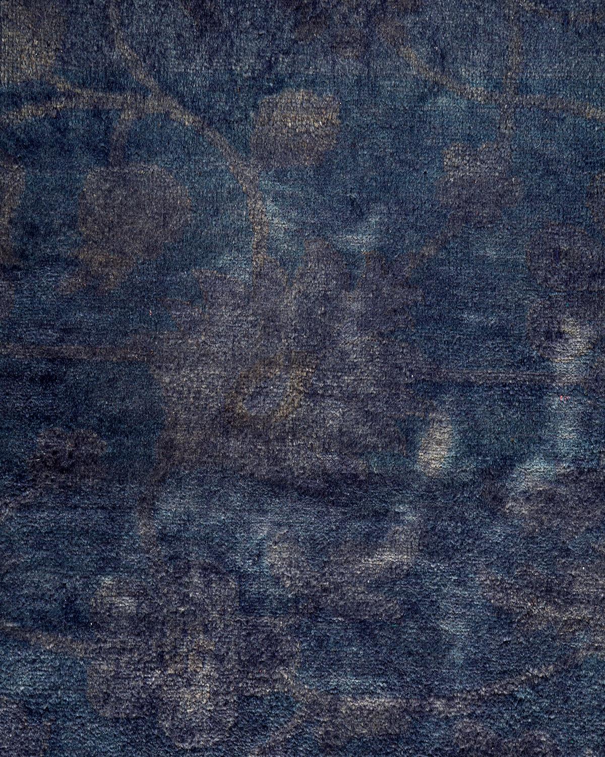 Alfombra de lana teñida a mano contemporánea violeta Pakistaní en venta