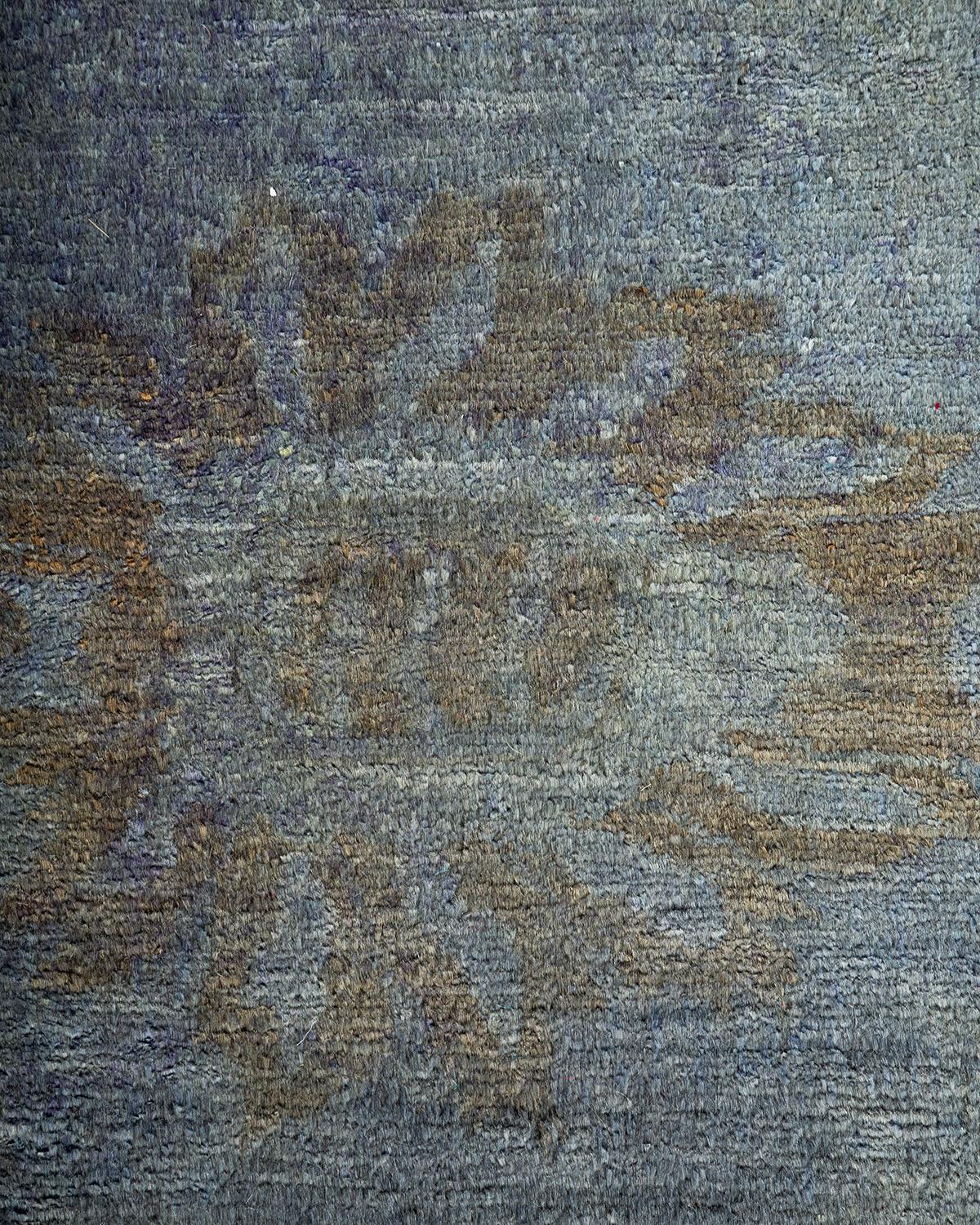 Alfombra de lana teñida a mano contemporánea violeta Pakistaní en venta