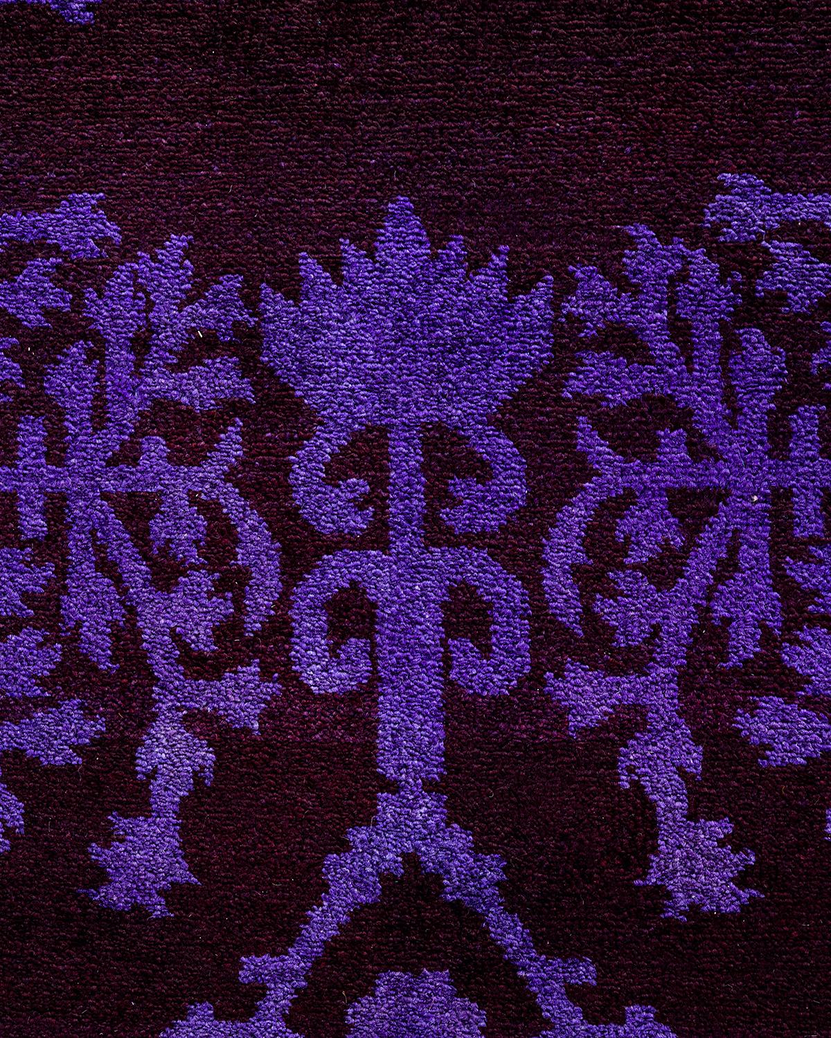 Alfombra de lana teñida a mano contemporánea violeta Pakistaní en venta