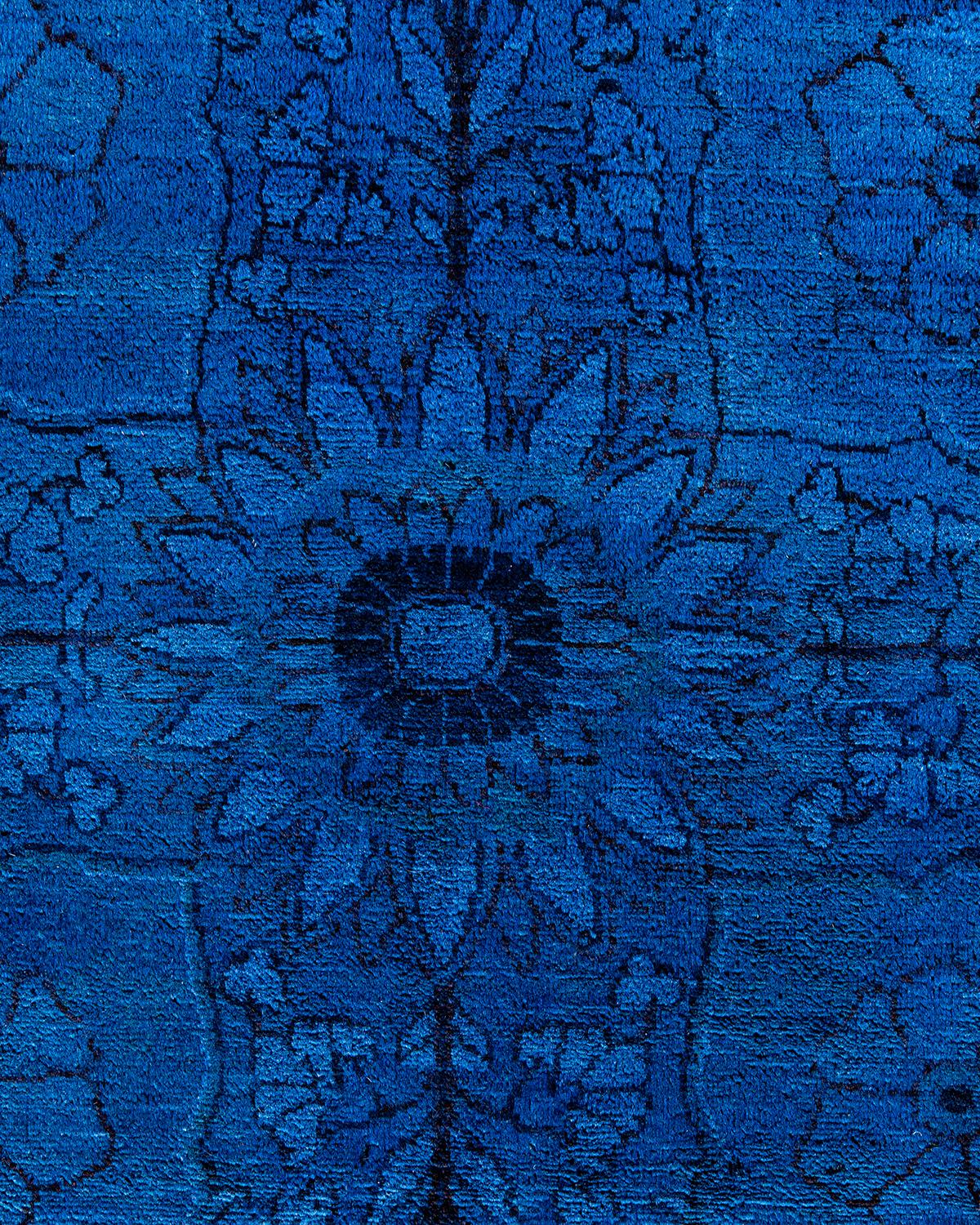 Alfombra de lana teñida a mano contemporánea violeta Pakistaní en venta