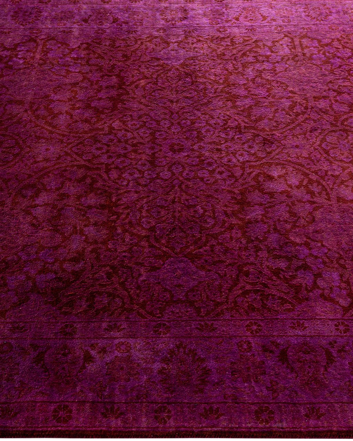 Alfombra de lana teñida a mano contemporánea violeta en Nuevo estado para la venta en Norwalk, CT