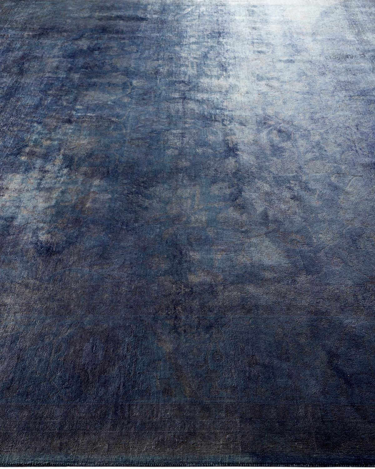 Alfombra de lana teñida a mano contemporánea violeta en Nuevo estado para la venta en Norwalk, CT