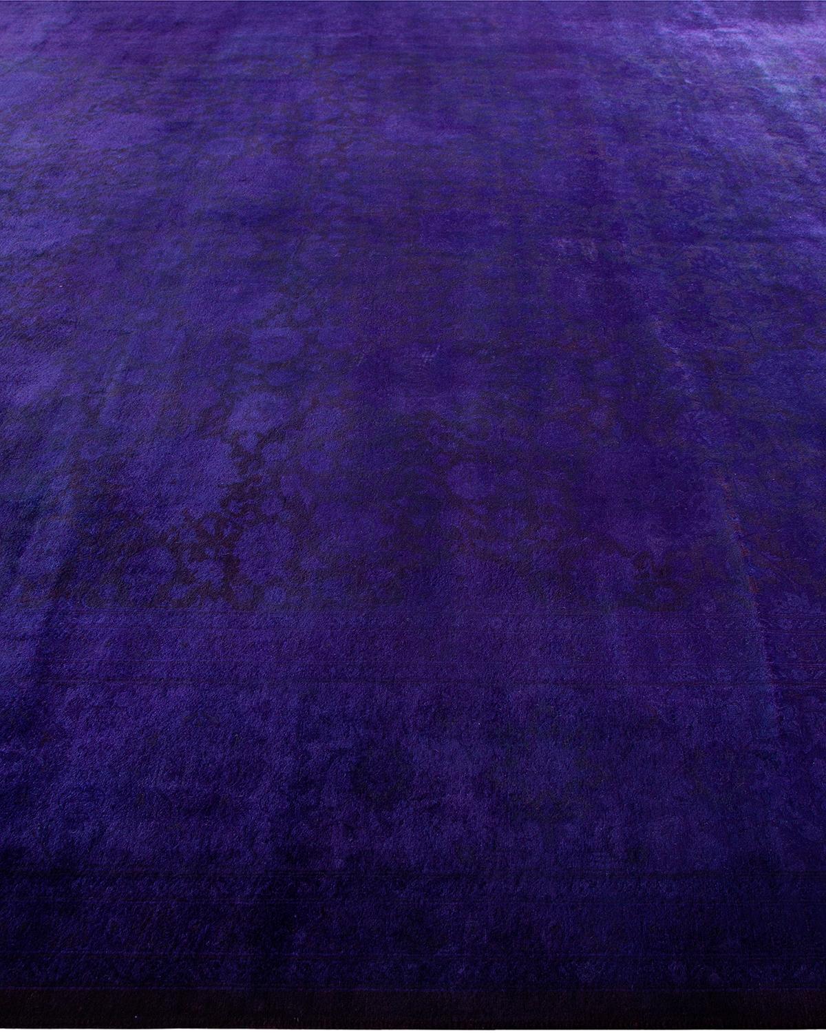 Contemporary Overdyed Hand Knotted Wool Purple Area Rug im Zustand „Neu“ im Angebot in Norwalk, CT