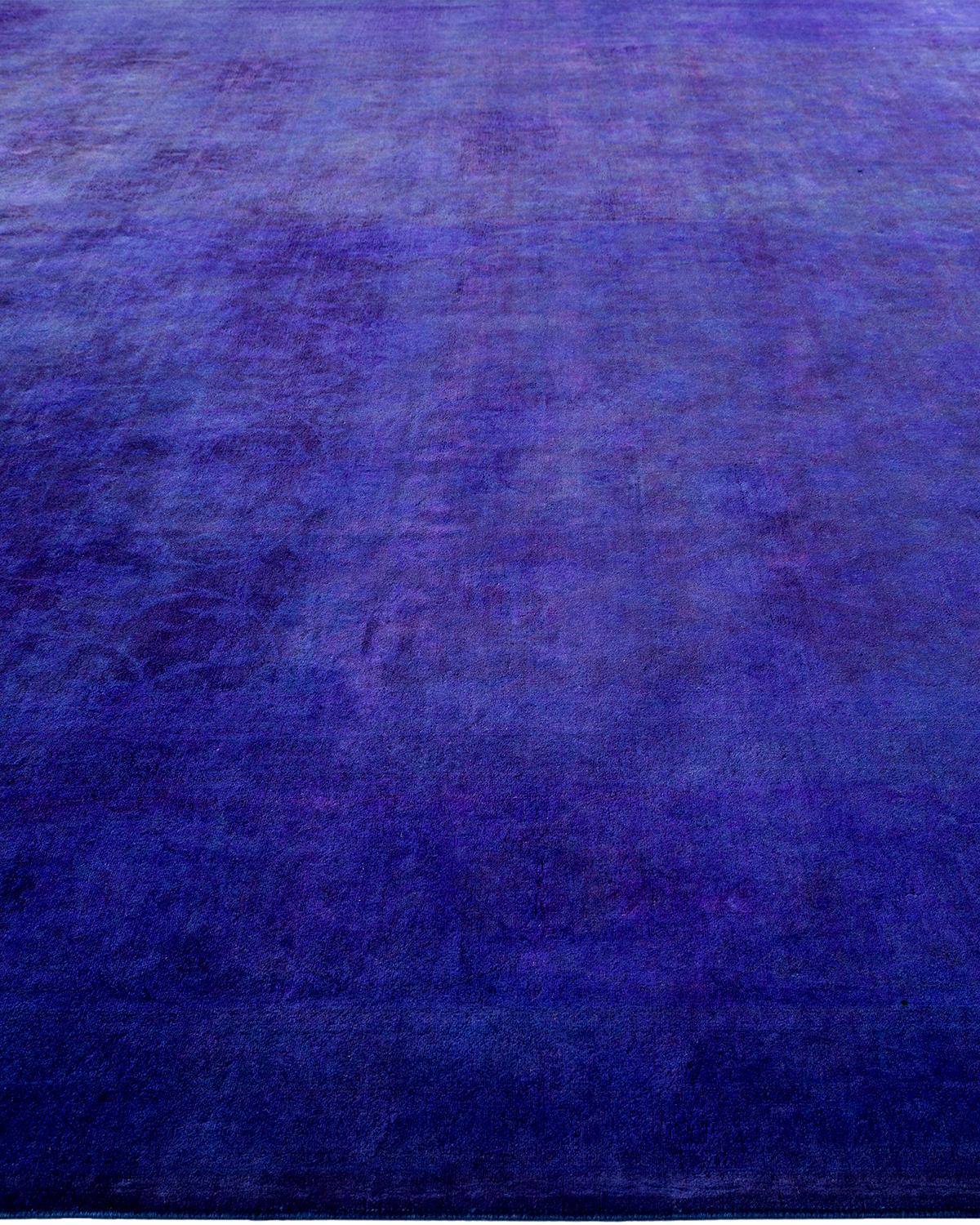 Contemporary Overdyed Hand Knotted Wool Purple Area Rugs (Tappeto di lana viola sovratinto) In condizioni Nuovo in vendita a Norwalk, CT