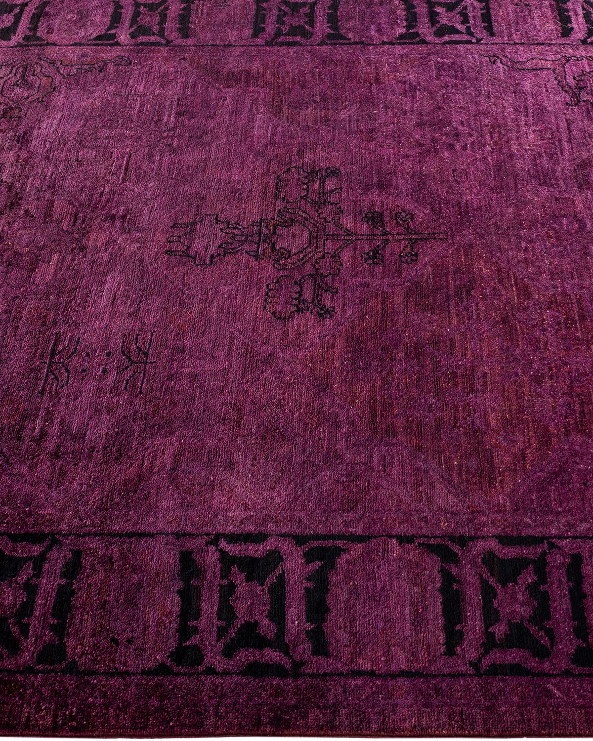 Alfombra de lana teñida a mano contemporánea violeta en Nuevo estado para la venta en Norwalk, CT