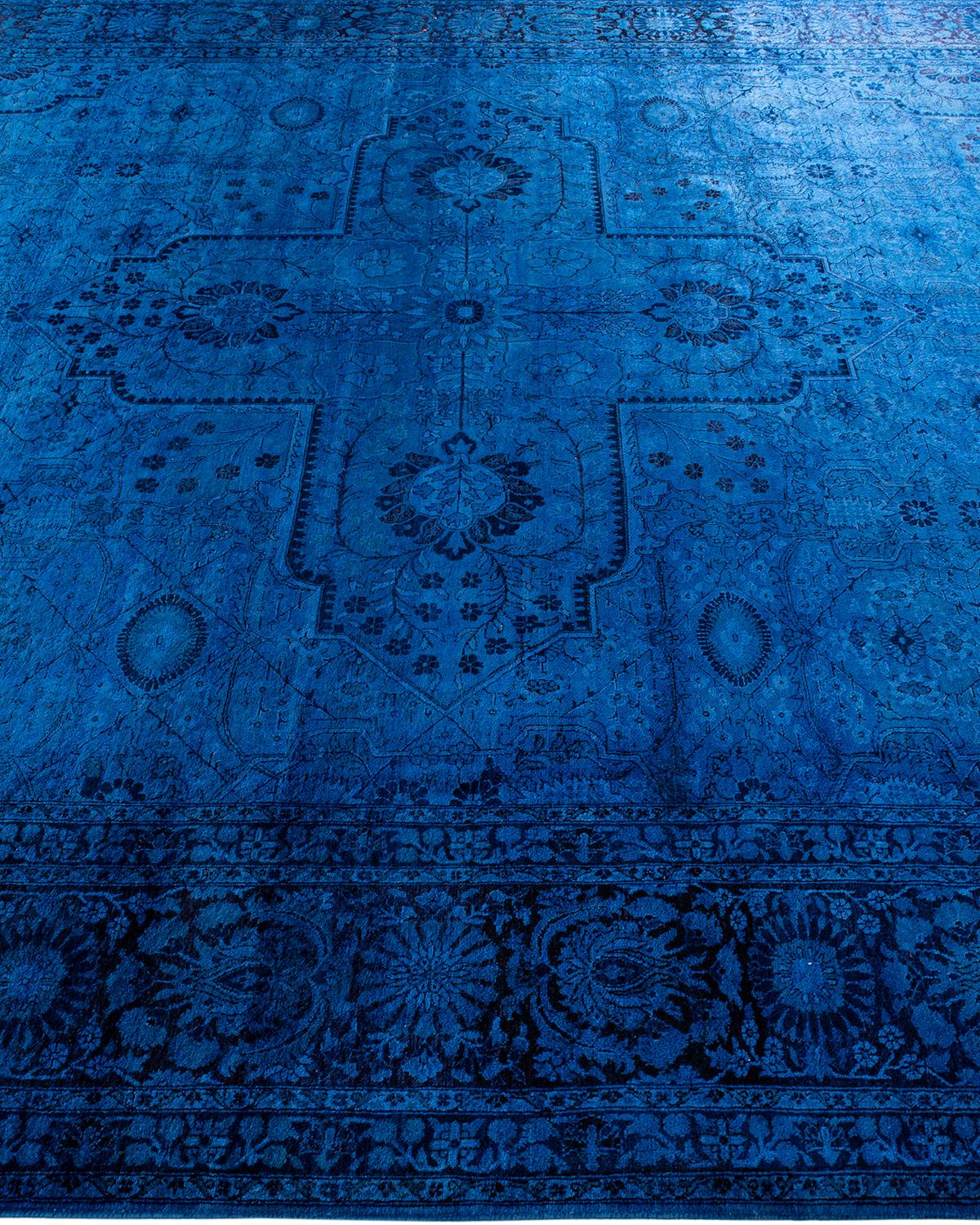 Alfombra de lana teñida a mano contemporánea violeta en Nuevo estado para la venta en Norwalk, CT