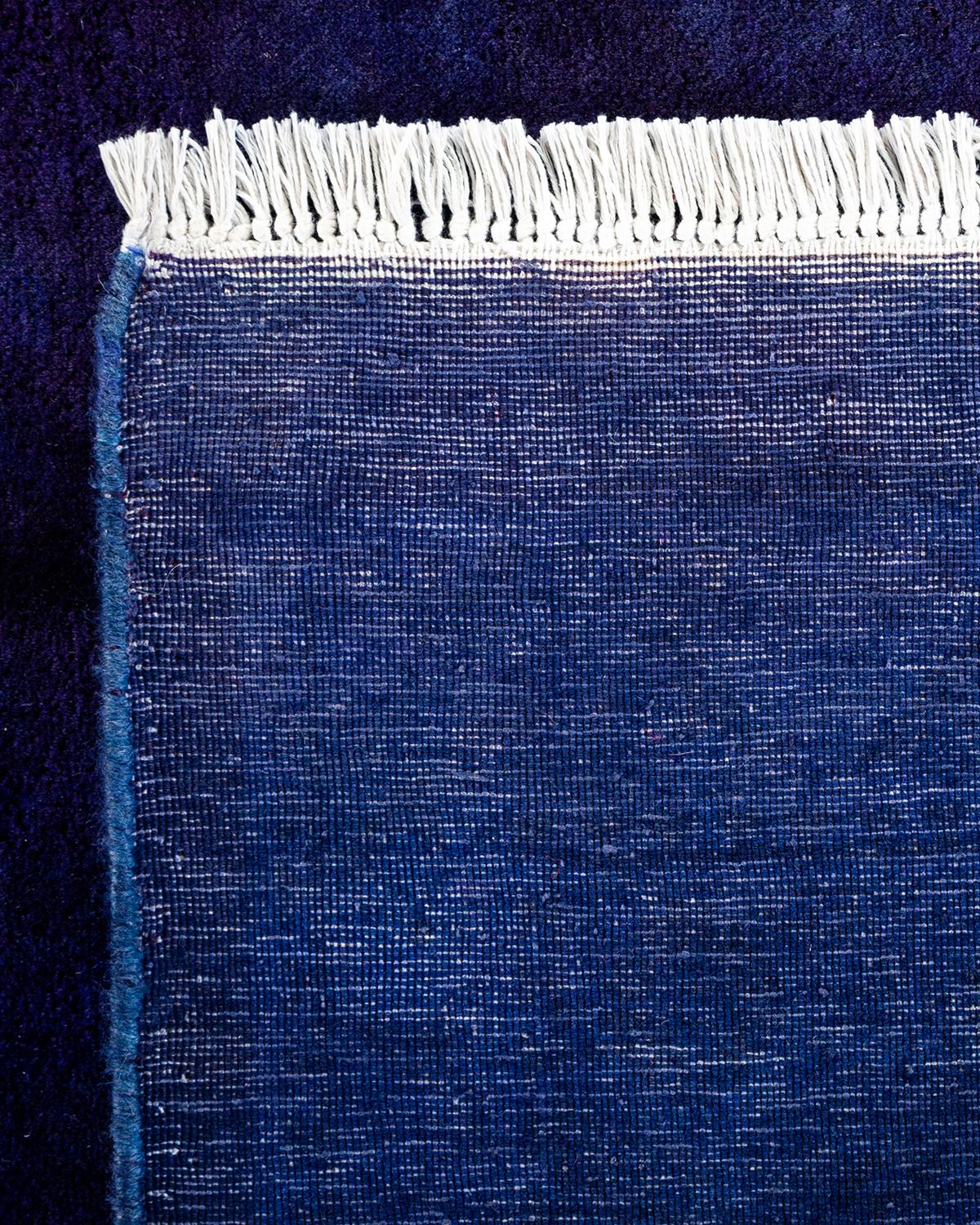 XXI secolo e contemporaneo Contemporary Overdyed Hand Knotted Wool Purple Area Rugs (Tappeto di lana viola sovratinto) in vendita