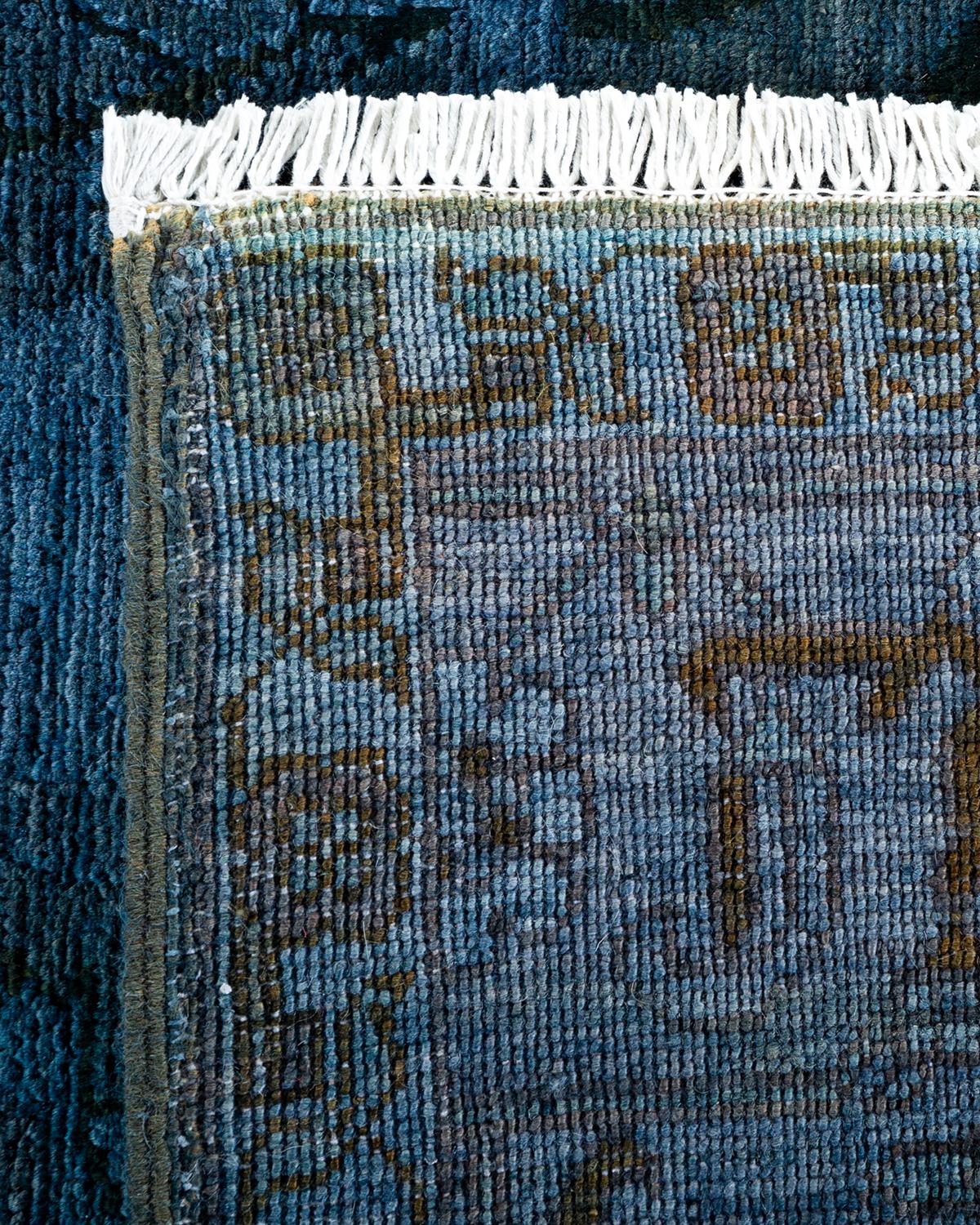 XXI secolo e contemporaneo Contemporary Overdyed Hand Knotted Wool Purple Area Rugs (Tappeto di lana viola sovratinto) in vendita