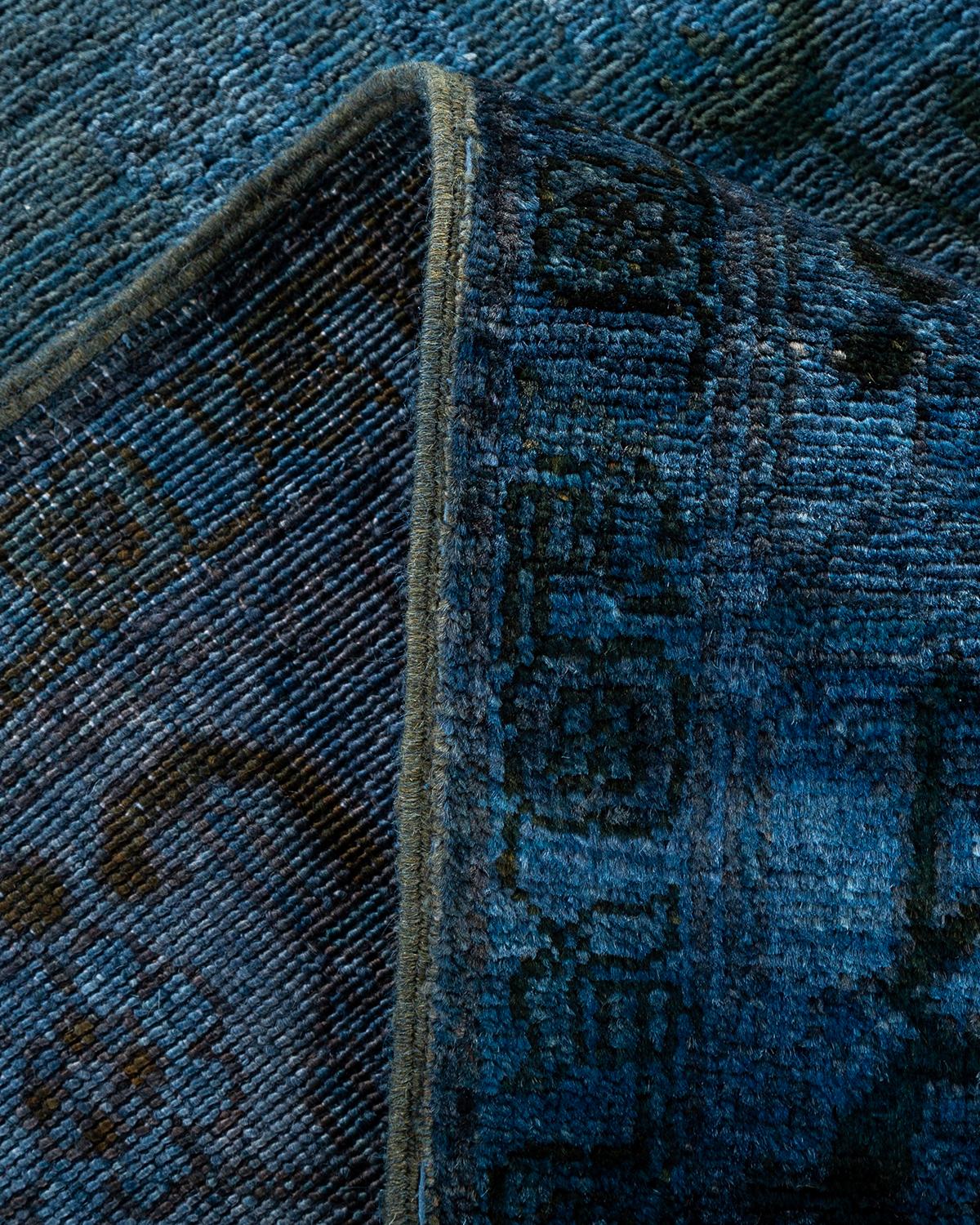 Lana Contemporary Overdyed Hand Knotted Wool Purple Area Rugs (Tappeto di lana viola sovratinto) in vendita